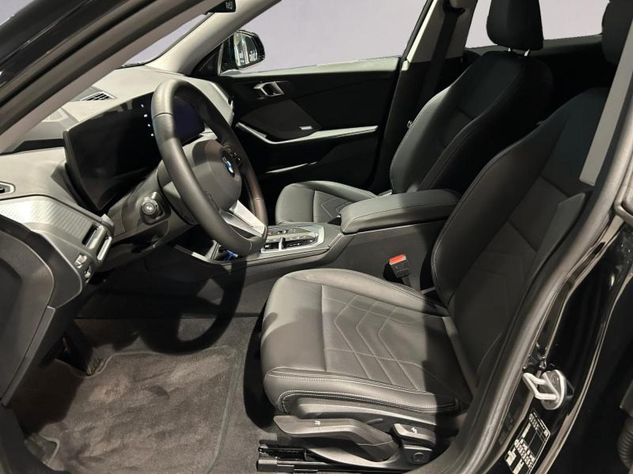 BMW 220 220i Grancoupé M-Sport (2025) - Photo 6