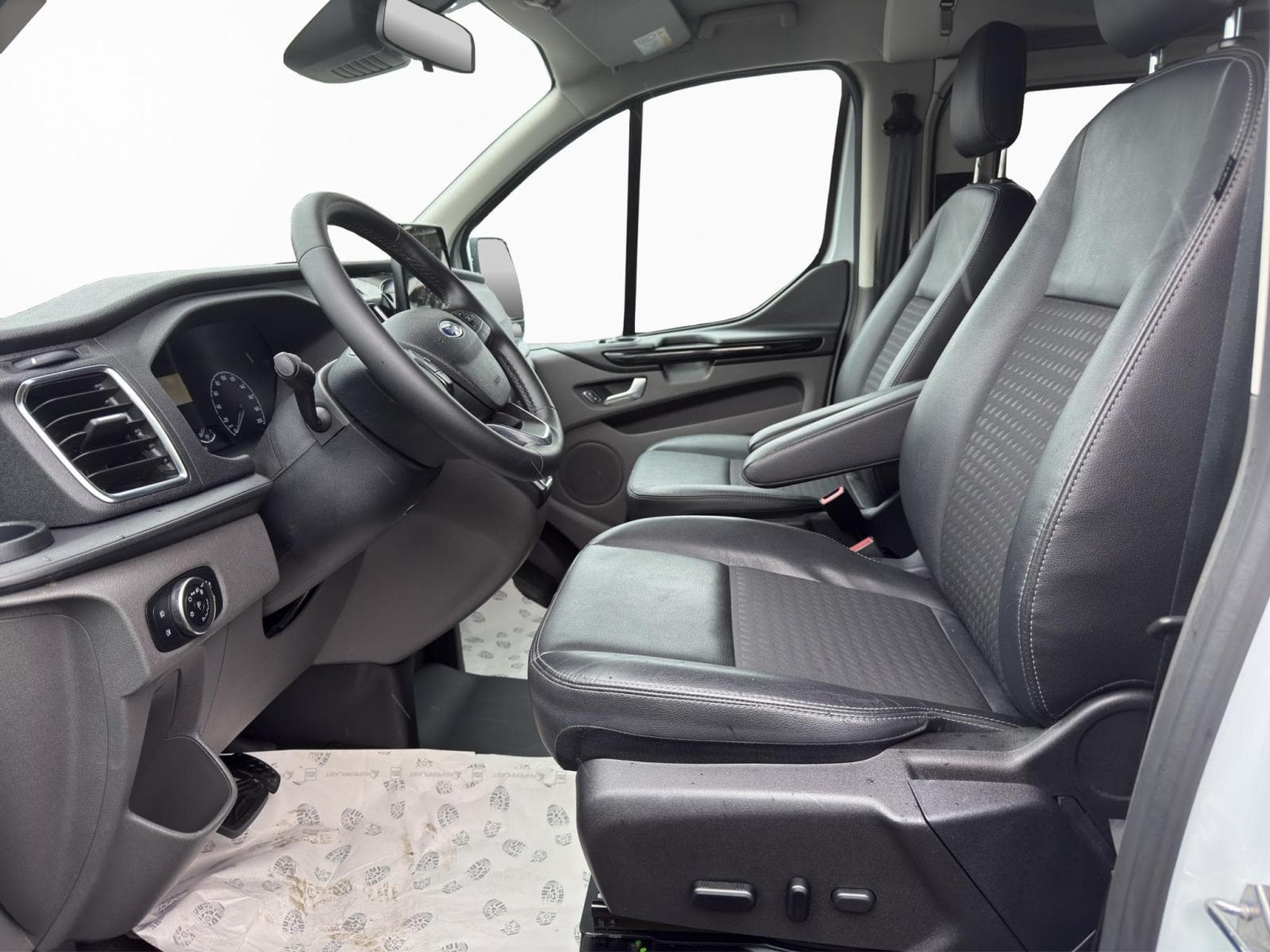 Ford Tourneo Panama (2023) - Photo 4