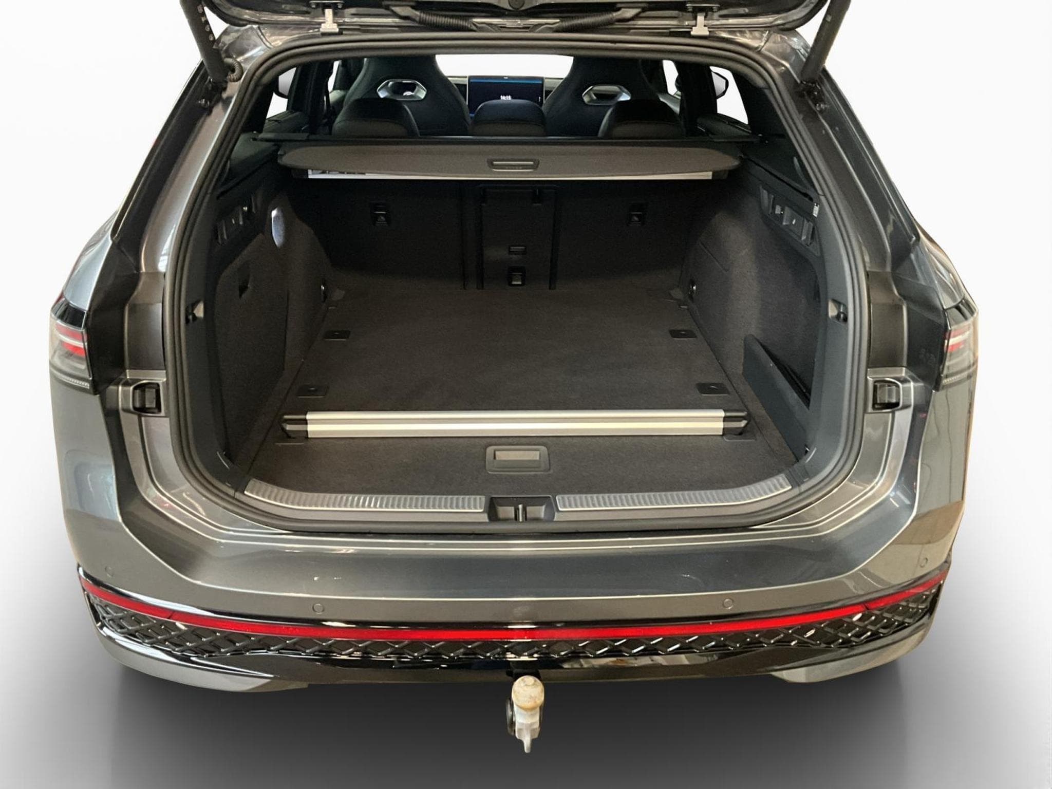 VW Passat R-line+Black-Style+DSG+4M+AHK+IQ-Drive (2025) - Photo 16