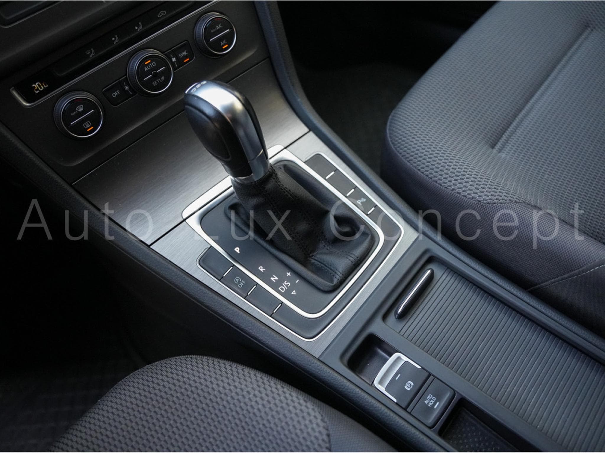 VW Golf 1.4 TSI 140 ch DSG 7 (2013) - Photo 21