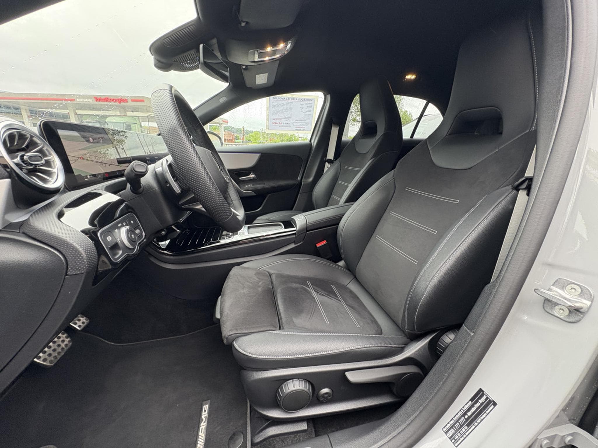 Mercedes A 200 163CV AMG LINE (2025) - Photo 4