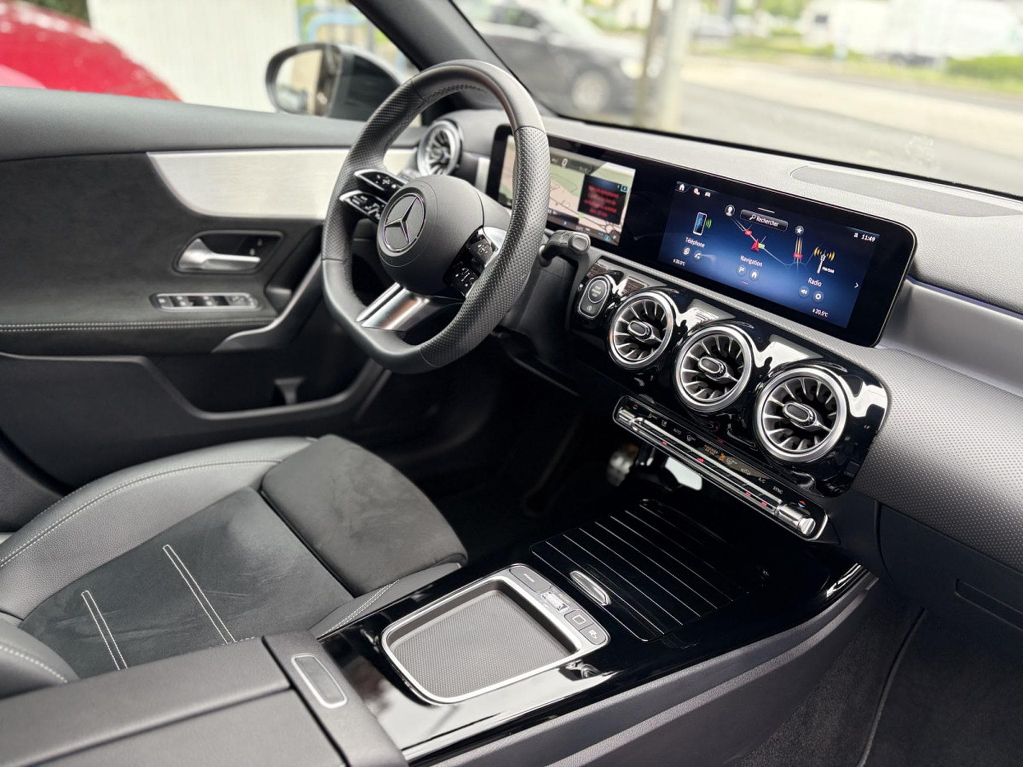 Mercedes A 200 163CV AMG LINE (2025) - Photo 6