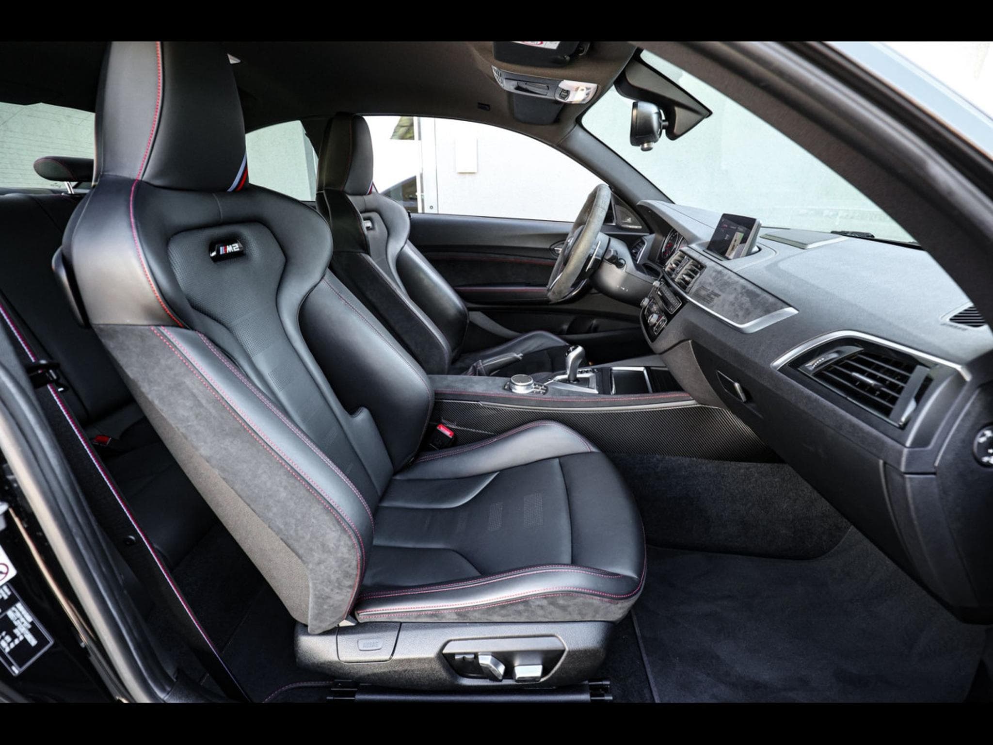 BMW M2 CS (F87) 3.0 – CERAMIC BRAKES - BLACK SAPPHIRE METALLIC (2020) - Photo 14