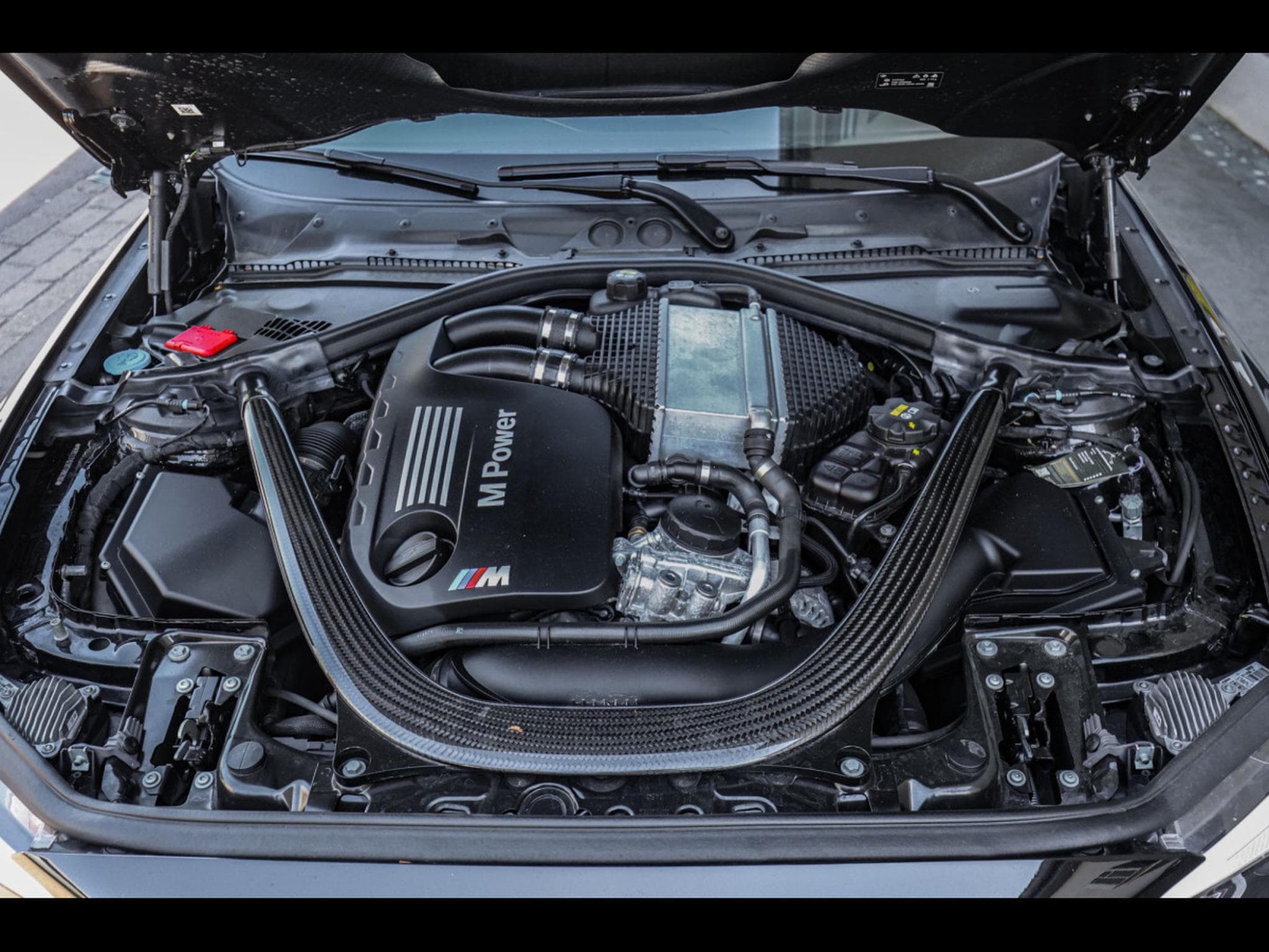 BMW M2 CS (F87) 3.0 – CERAMIC BRAKES - BLACK SAPPHIRE METALLIC (2020) - Photo 16