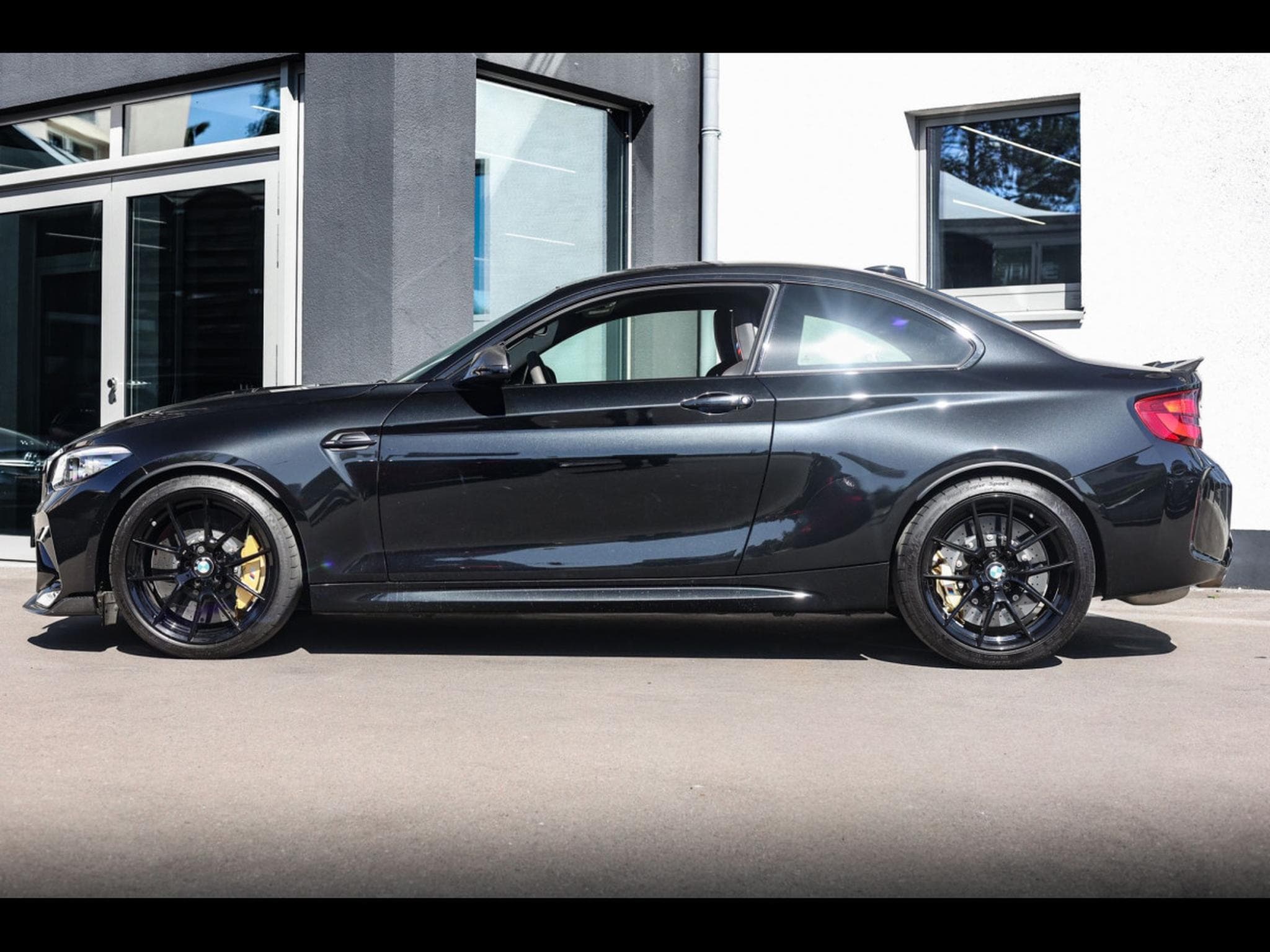 BMW M2 CS (F87) 3.0 – CERAMIC BRAKES - BLACK SAPPHIRE METALLIC (2020) - Photo 2