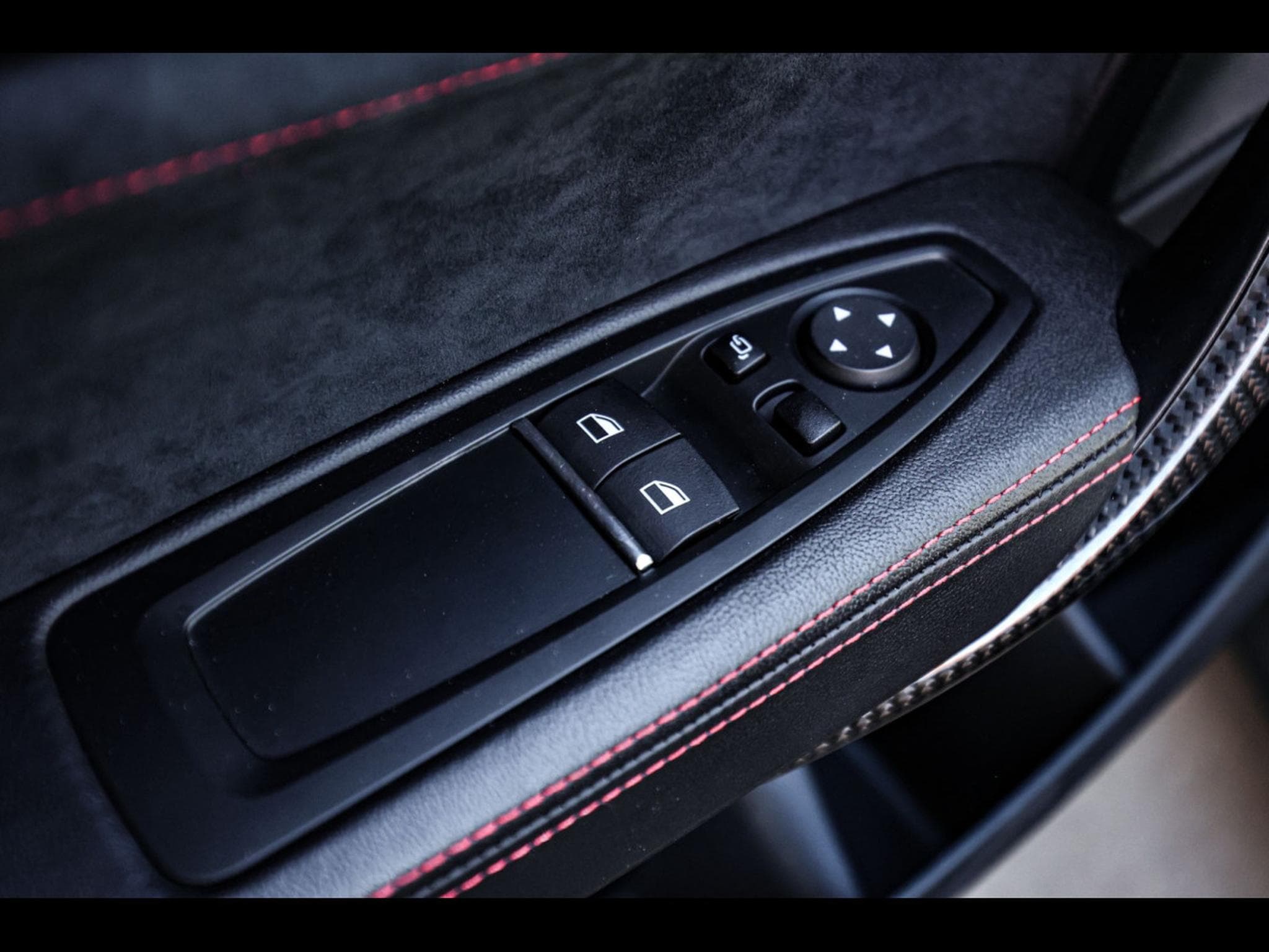 BMW M2 CS (F87) 3.0 – CERAMIC BRAKES - BLACK SAPPHIRE METALLIC (2020) - Photo 24