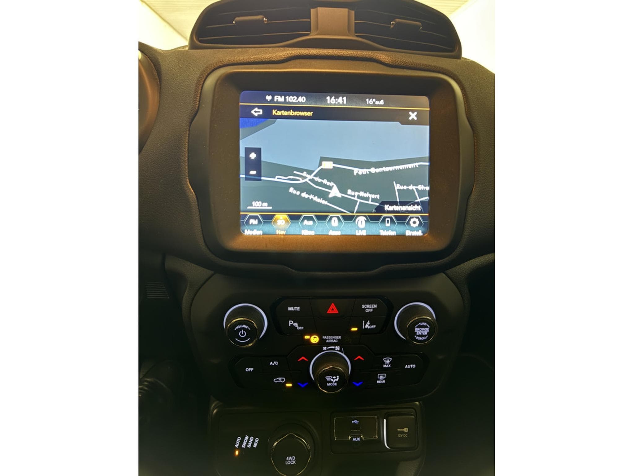 Jeep Renegade 1.3 T-GDI LIMITED 4X4 AUTOMATIQUE 179CH (2019) - Photo 11