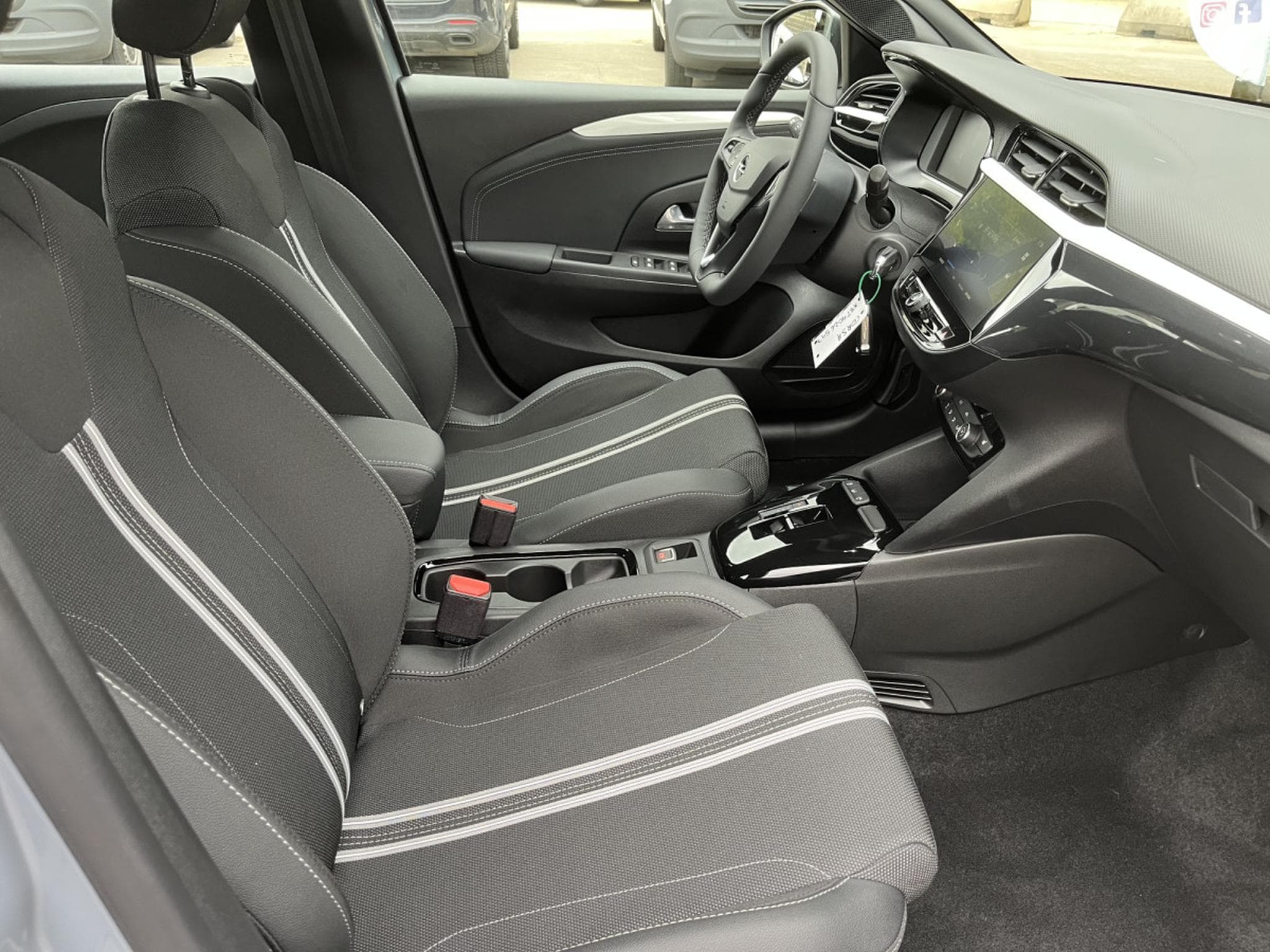 Opel Corsa Corsa 1.2 Turbo MHEV GS 110 Auto Pack hiver ACC (2026) - Photo 9