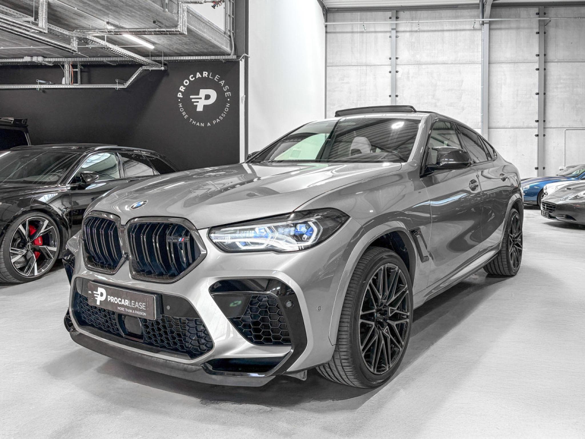 BMW X6M Competition,/Pano/HUD//Soft/CARBONE/360° ACC+ AHK/ Laser Sit (2022) - Photo 1