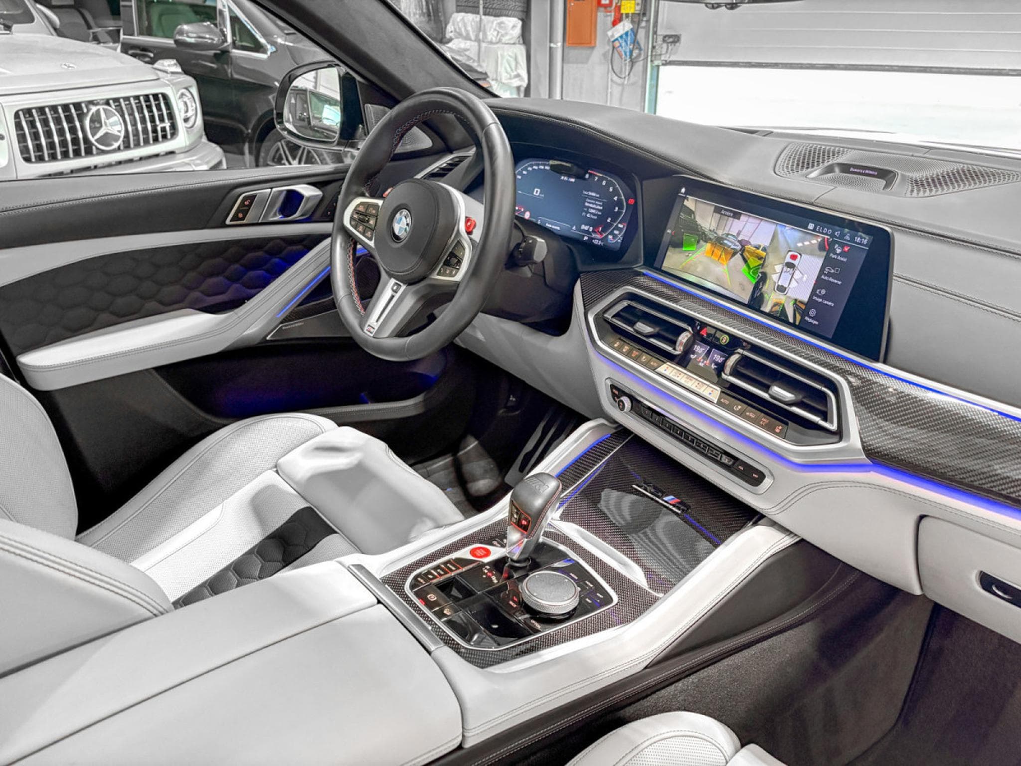 BMW X6M Competition,/Pano/HUD//Soft/CARBONE/360° ACC+ AHK/ Laser Sit (2022) - Photo 10