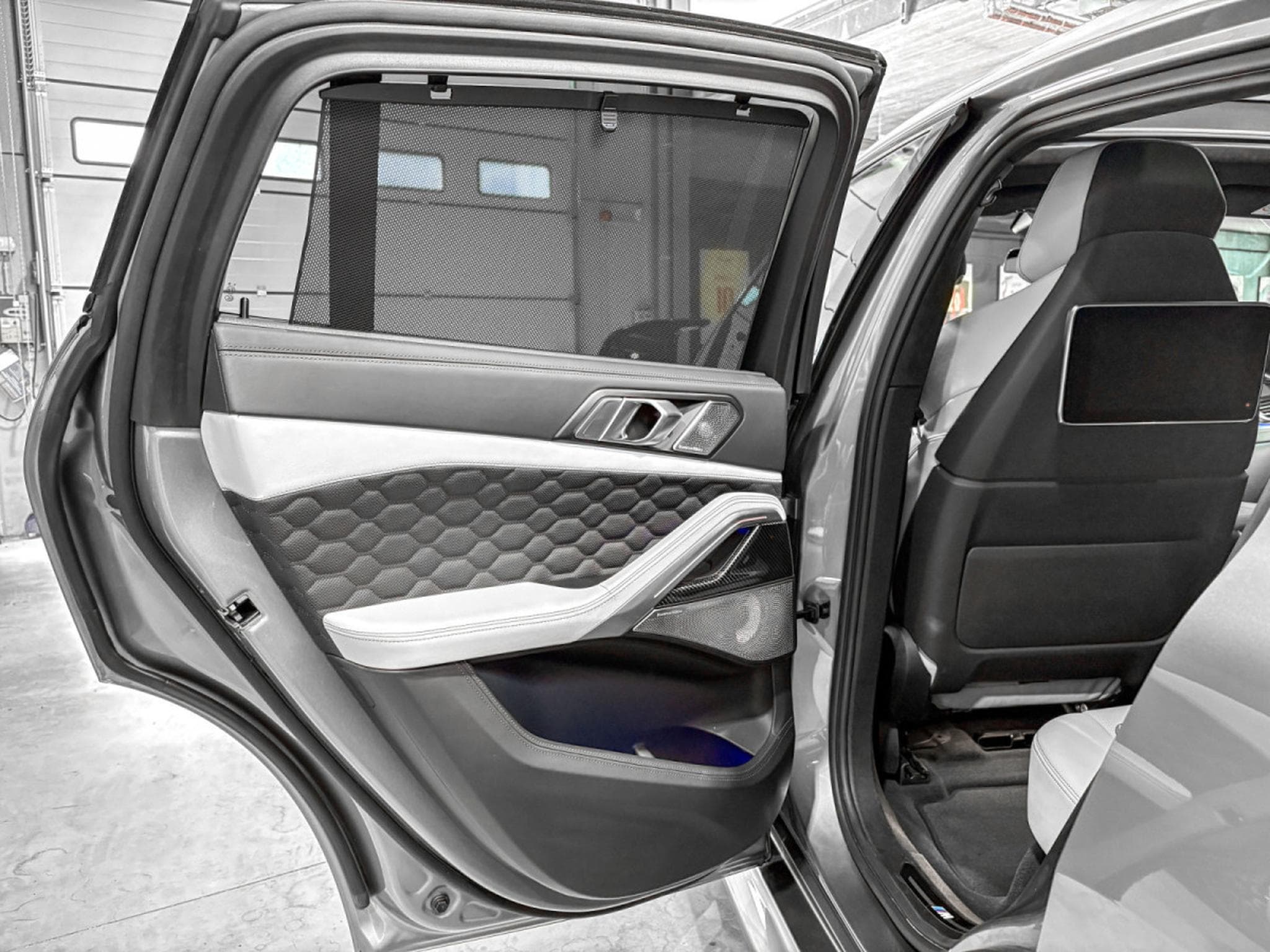 BMW X6M Competition,/Pano/HUD//Soft/CARBONE/360° ACC+ AHK/ Laser Sit (2022) - Photo 16