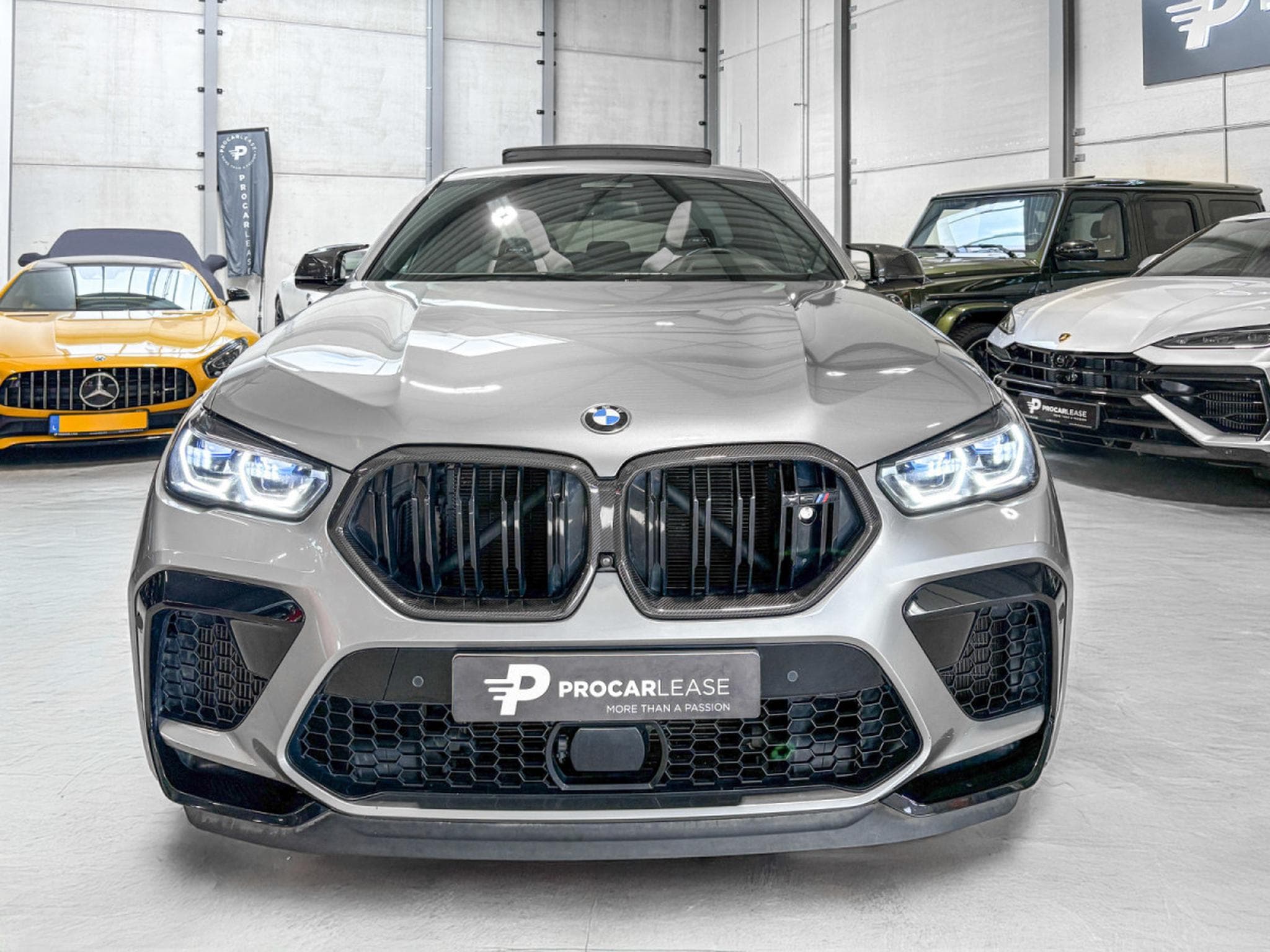 BMW X6M Competition,/Pano/HUD//Soft/CARBONE/360° ACC+ AHK/ Laser Sit (2022) - Photo 2