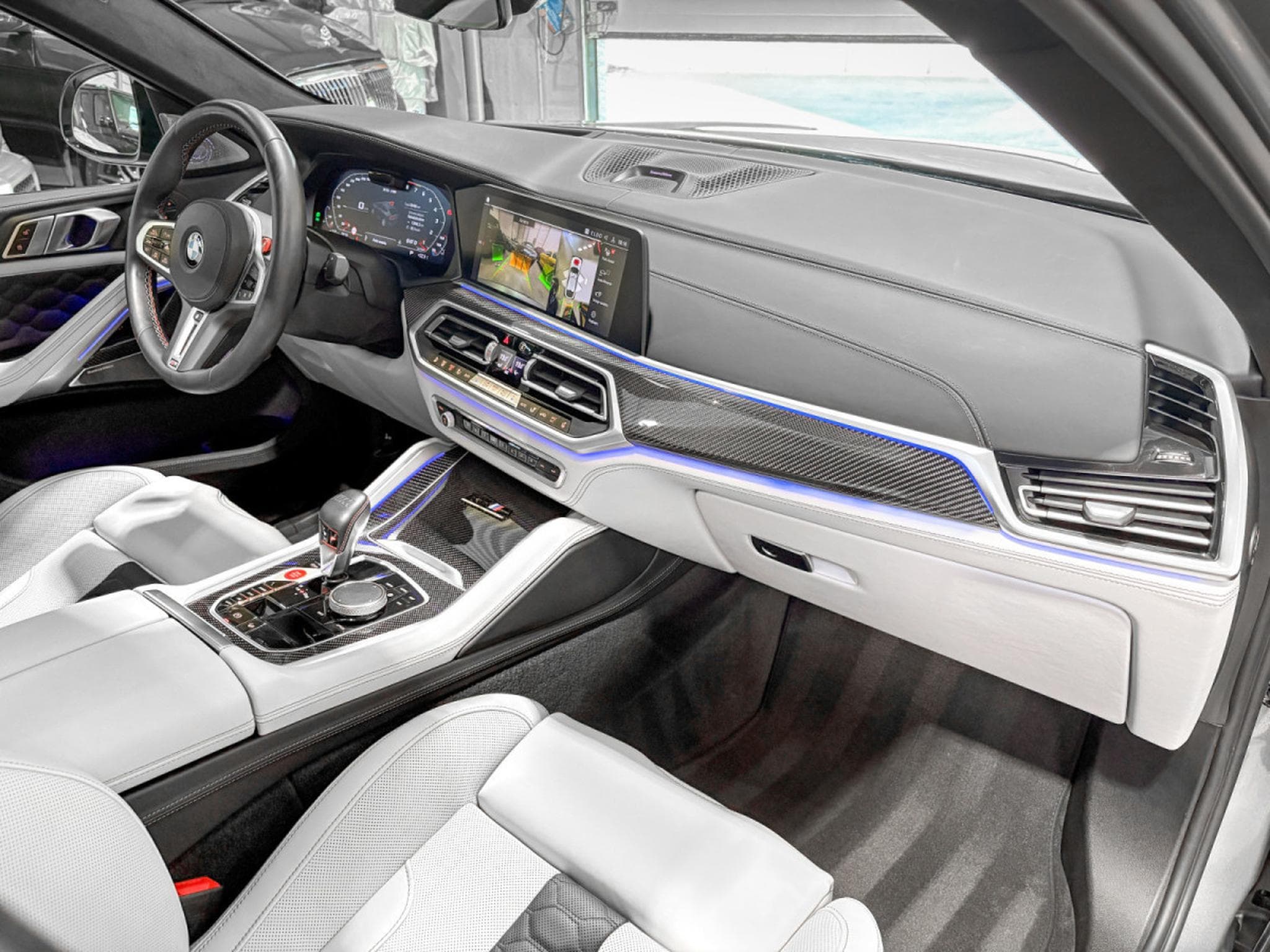 BMW X6M Competition,/Pano/HUD//Soft/CARBONE/360° ACC+ AHK/ Laser Sit (2022) - Photo 21