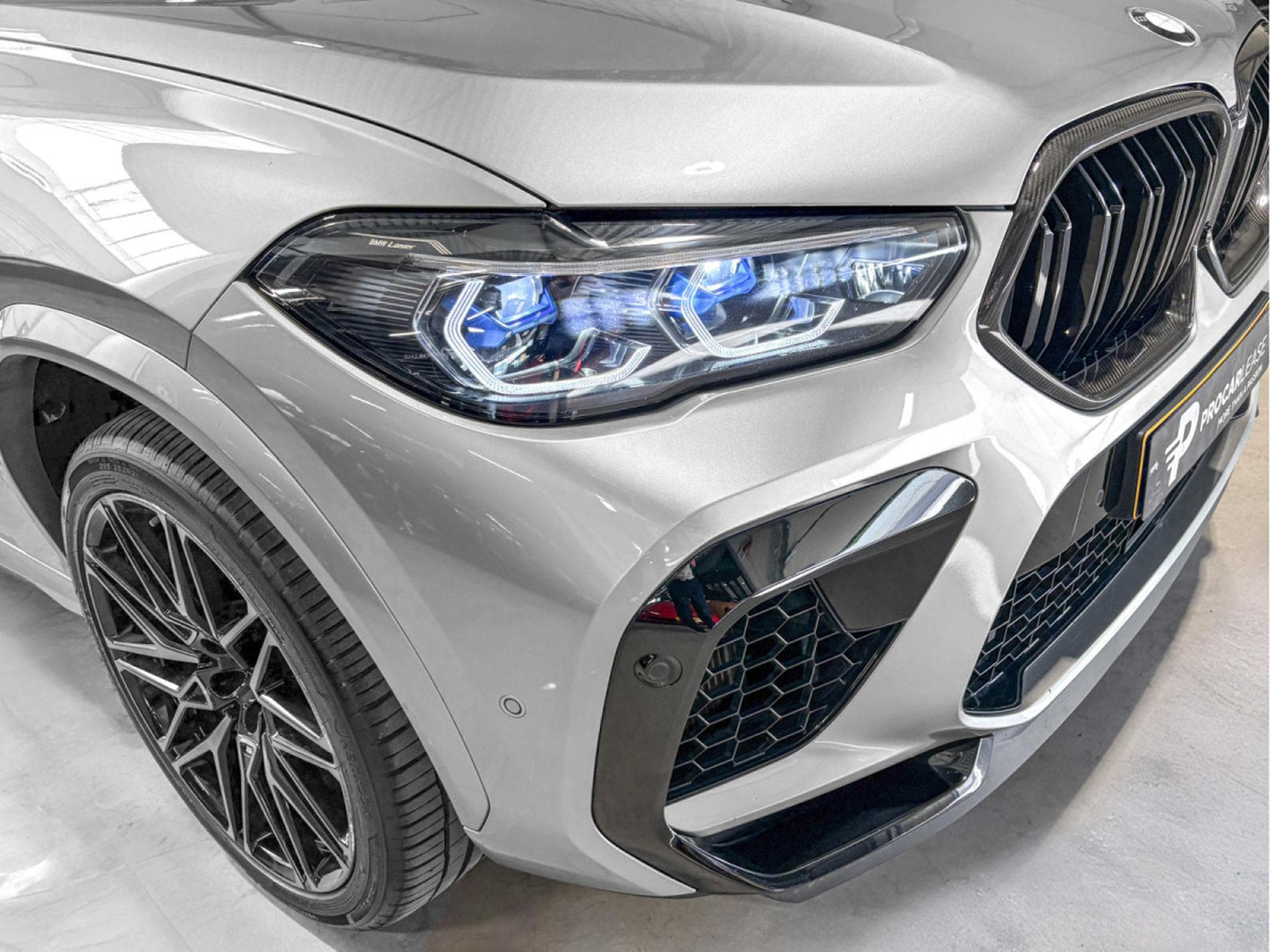 BMW X6M Competition,/Pano/HUD//Soft/CARBONE/360° ACC+ AHK/ Laser Sit (2022) - Photo 3