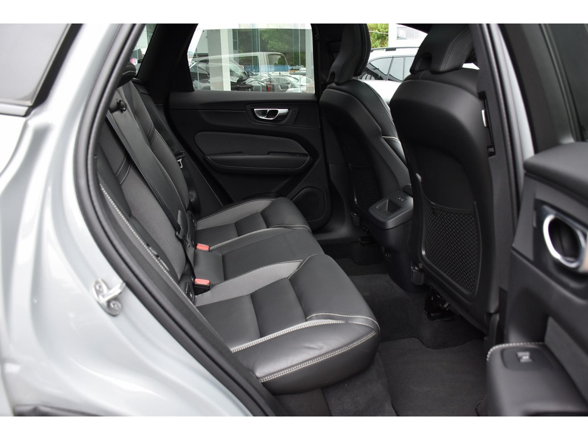 Volvo XC60 2.0 B4 Plus Dark Geartronic TO CUIR MEMO HARMAN PILOT 1°MAIN (2024) - Photo 8