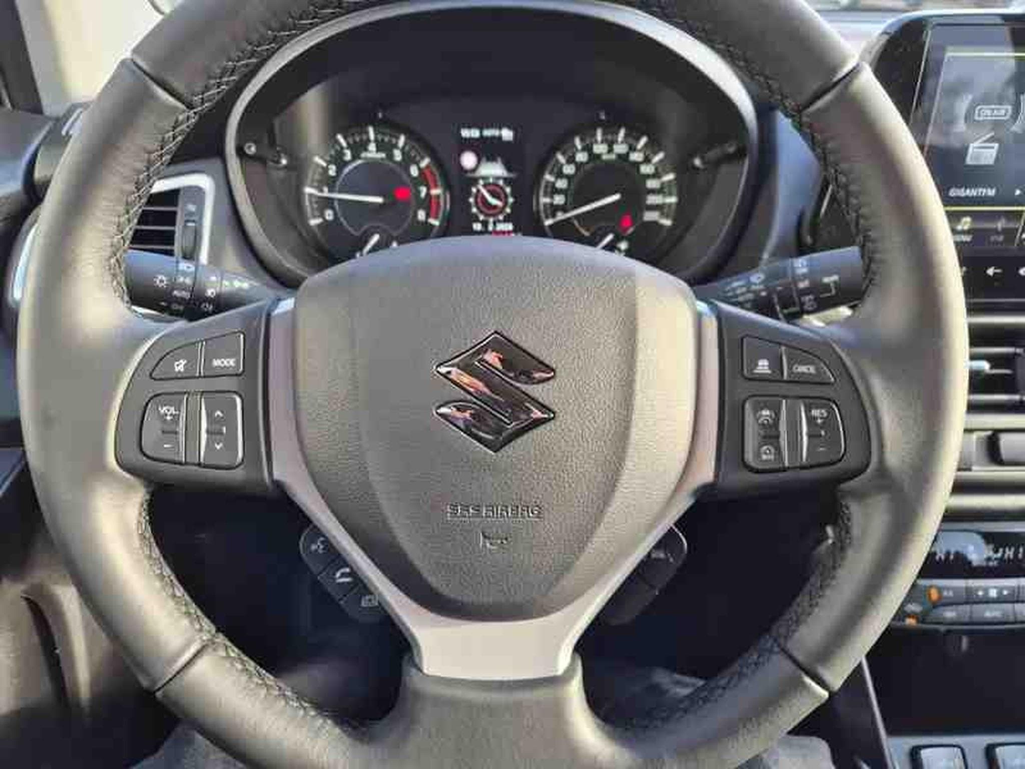 Suzuki S-Cross 1.4 Boosterjet 110 MHEV Comfort Allgrip (2026) - Photo 16
