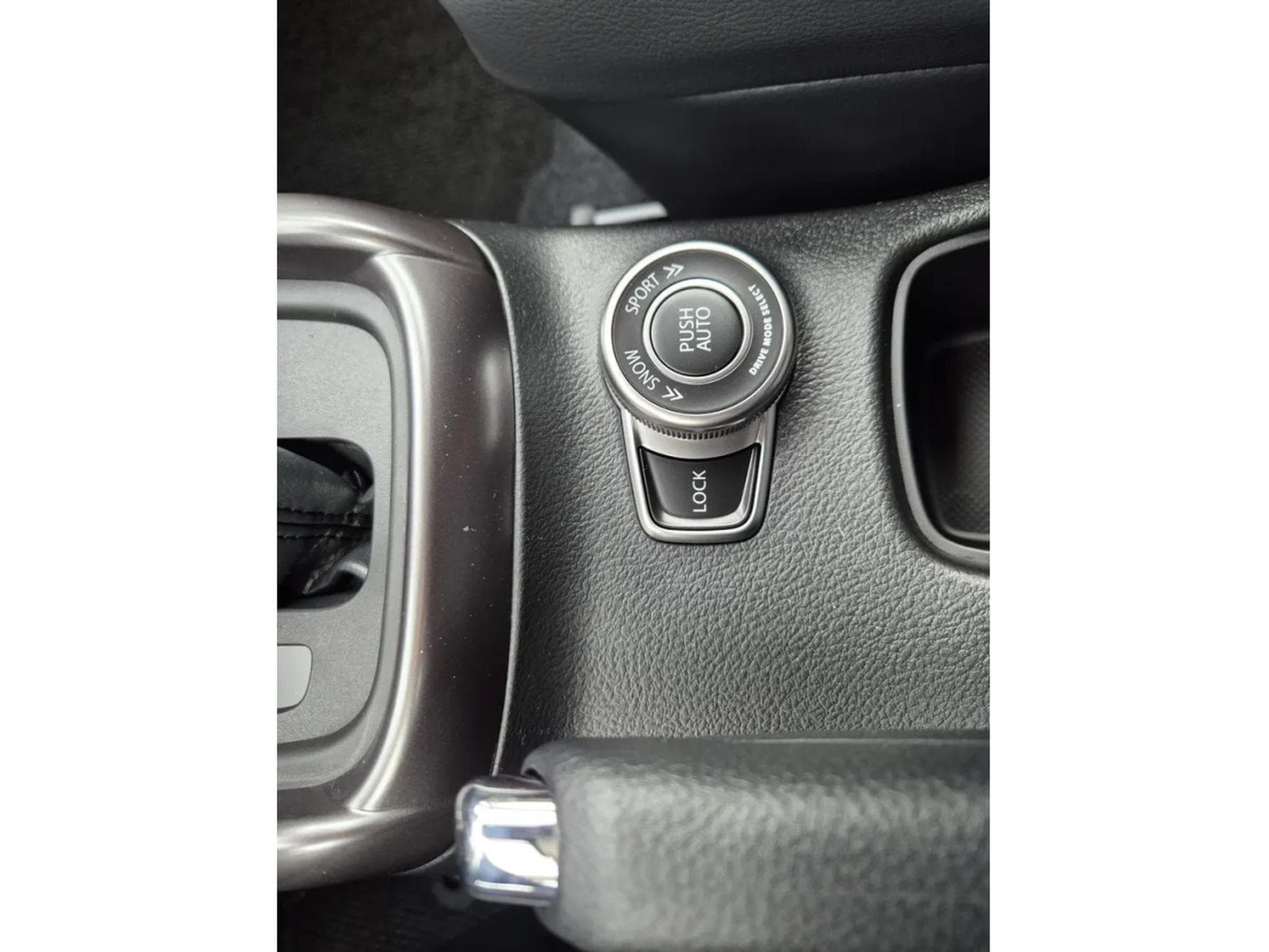 Suzuki S-Cross 1.4 Boosterjet 110 MHEV Auto Comfort Allgrip (2026) - Photo 18