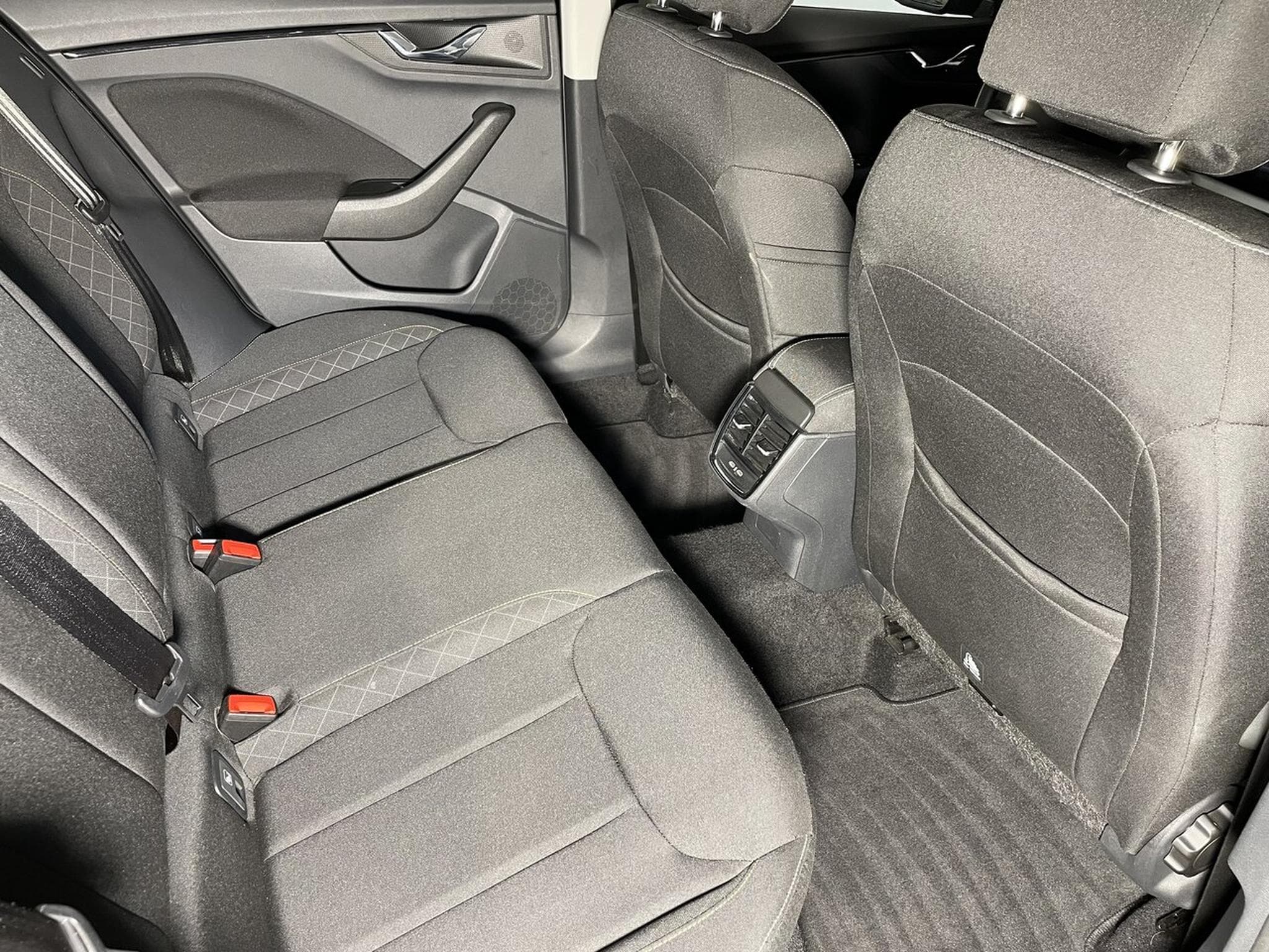 Skoda Scala 1.6 TDI 115 DSG AMBITION CARPLAY (2019) - Photo 9