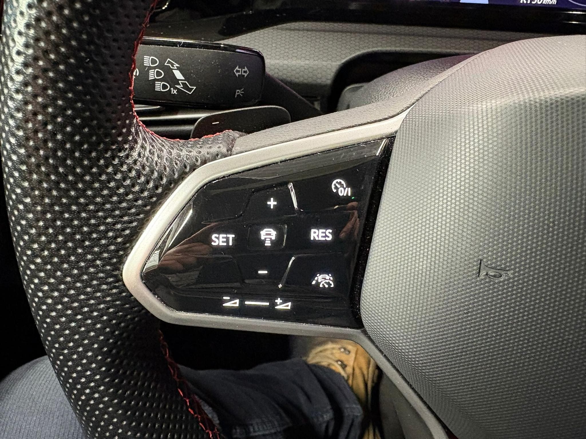 VW Golf VIII GTI Clubsport Pack Performance (2023) - Photo 12