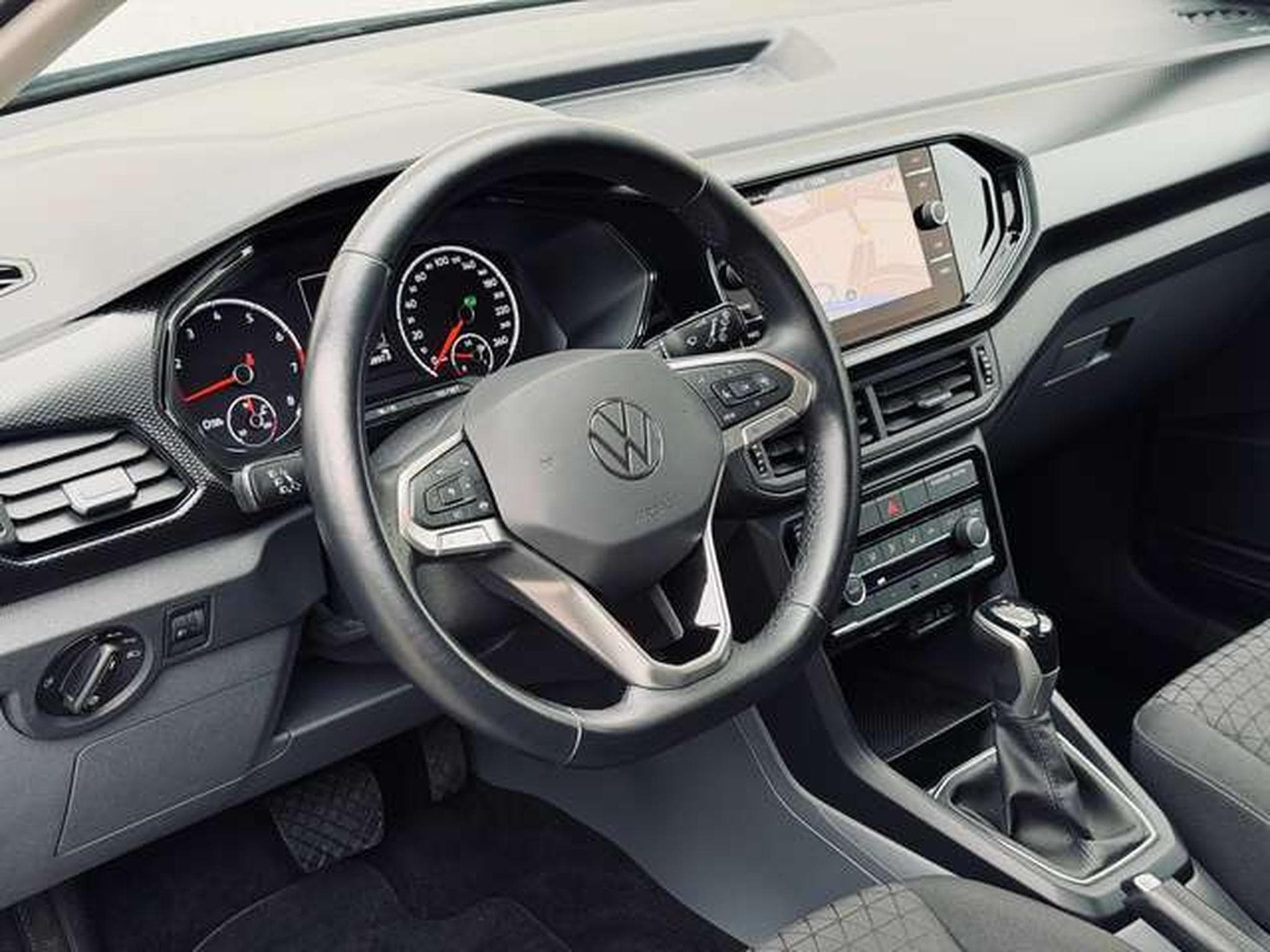 VW T-Cross T-Cross 1.0 TSI Life OPF DSG (2020) - Photo 11