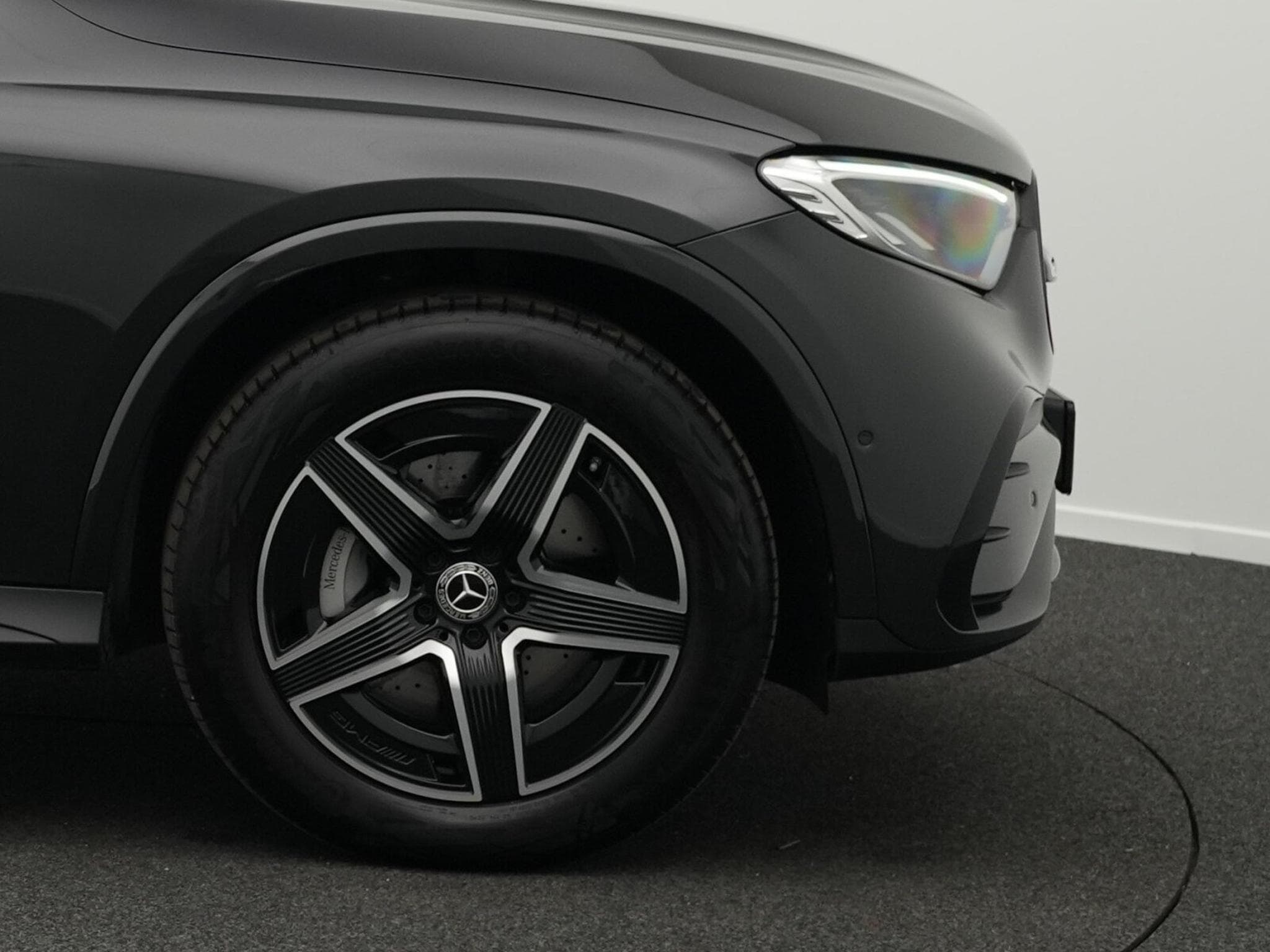 Mercedes GLC 300 d 4MATIC LED+Kamera+AHK+Night+Memo (2025) - Photo 6