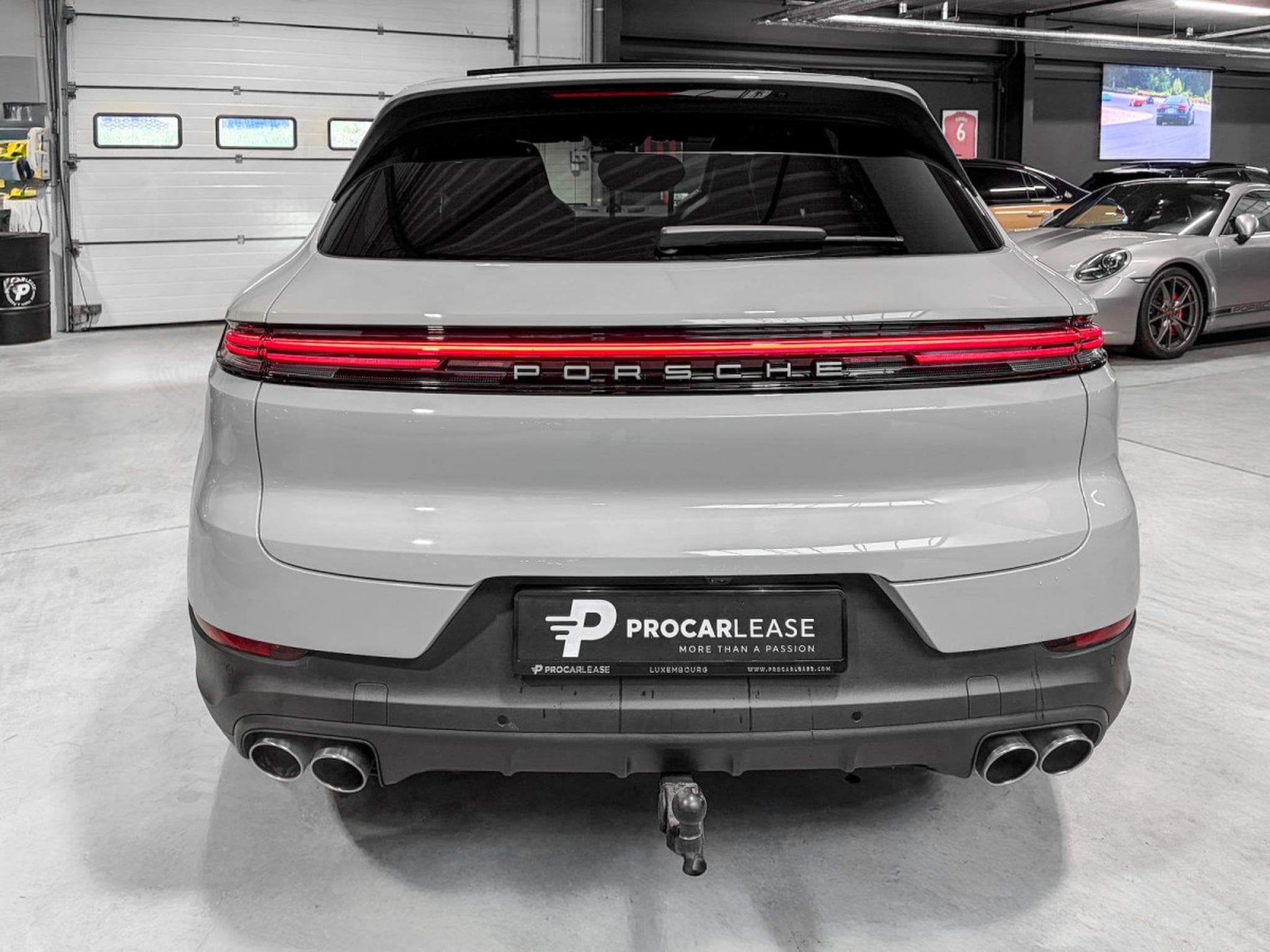 Porsche Cayenne S 4.0 441/ BI-COLOR/ CARBON/ (2023) - Foto 10