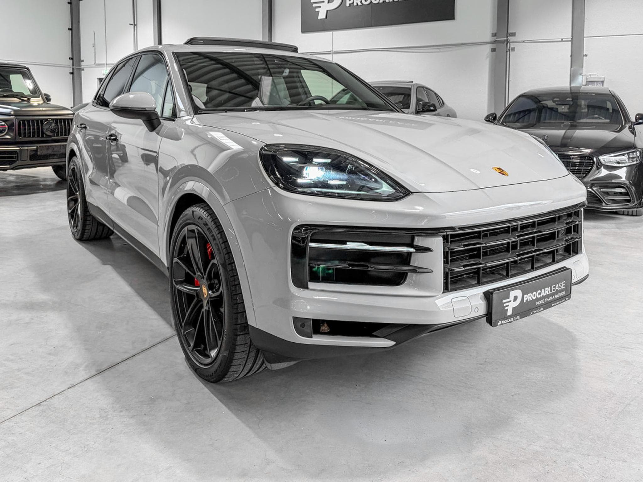 Porsche Cayenne S 4.0 441/ BI-COLOR/ CARBON/ (2023) - Foto 6