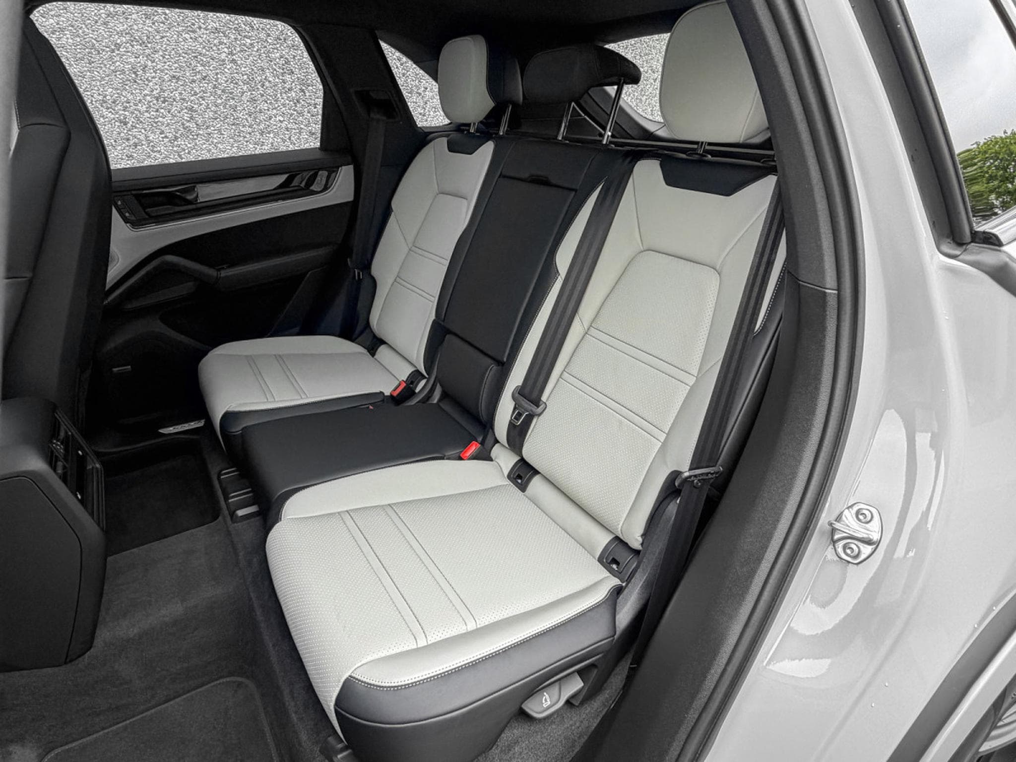 Porsche Cayenne S 4.0 441/ BI-COLOR/ CARBON/ (2023) - Foto 7