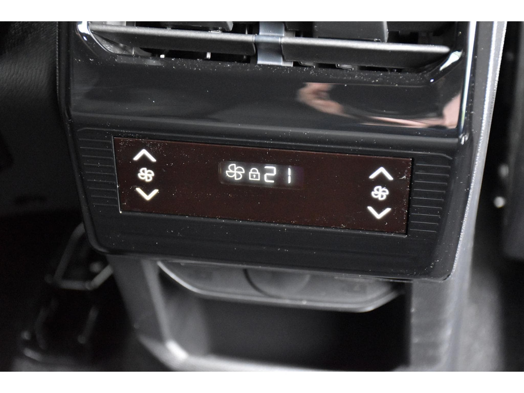 Peugeot 5008 Hybrid 145 Allure e-DCS ACC SG CHFF CAM360 NEUF (2026) - Photo 22