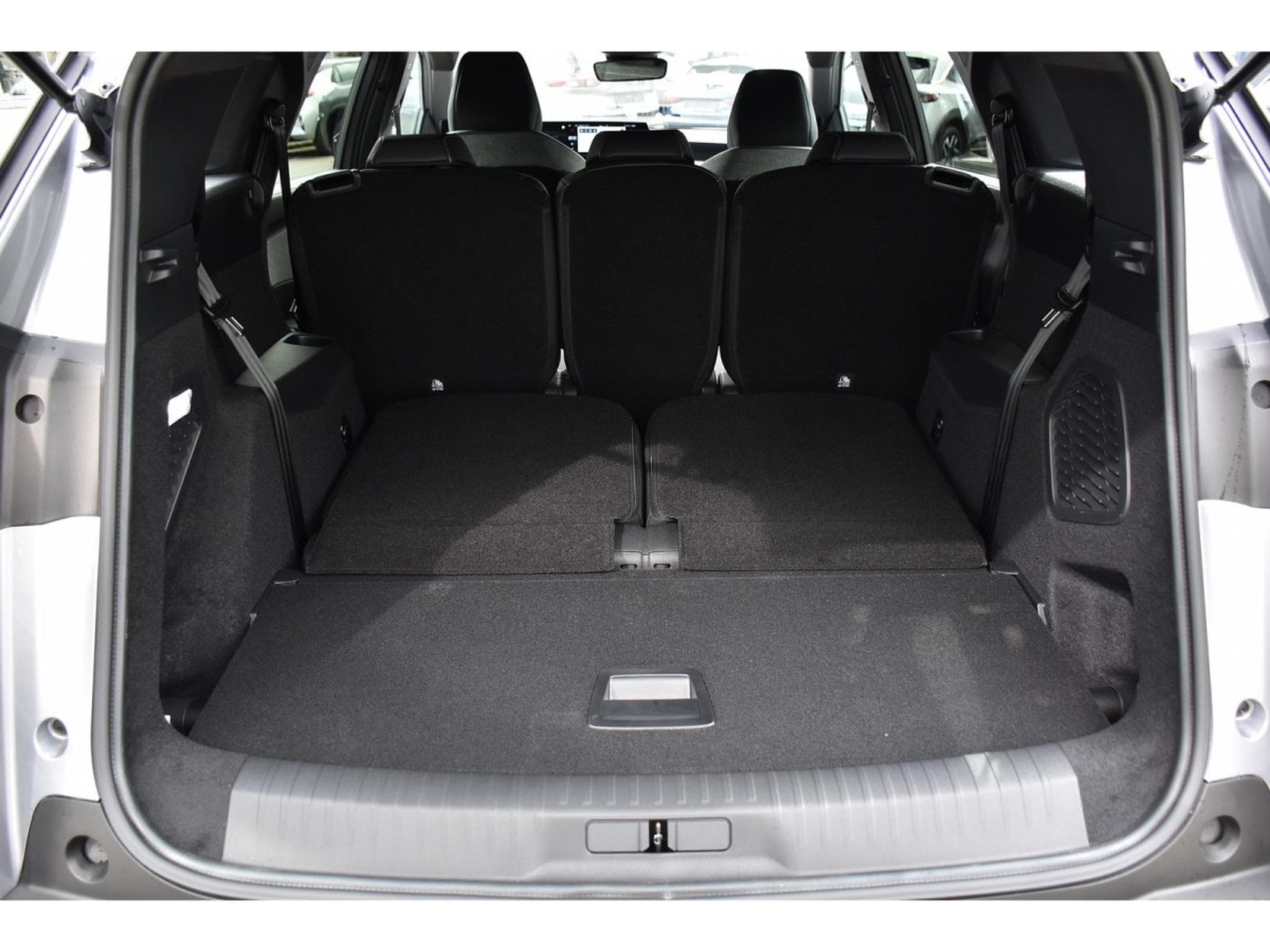 Peugeot 5008 Hybrid 145 Allure e-DCS ACC SG CHFF CAM360 NEUF (2026) - Photo 23