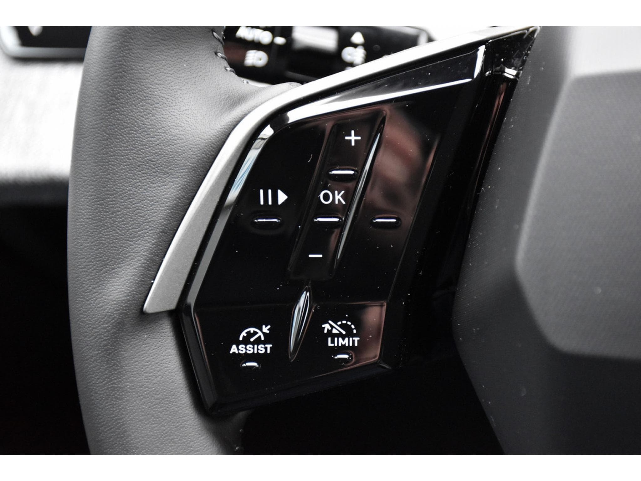 Peugeot 5008 Hybrid 145 Allure e-DCS6 REGUL GPS CAM NEUF (2025) - Photo 21