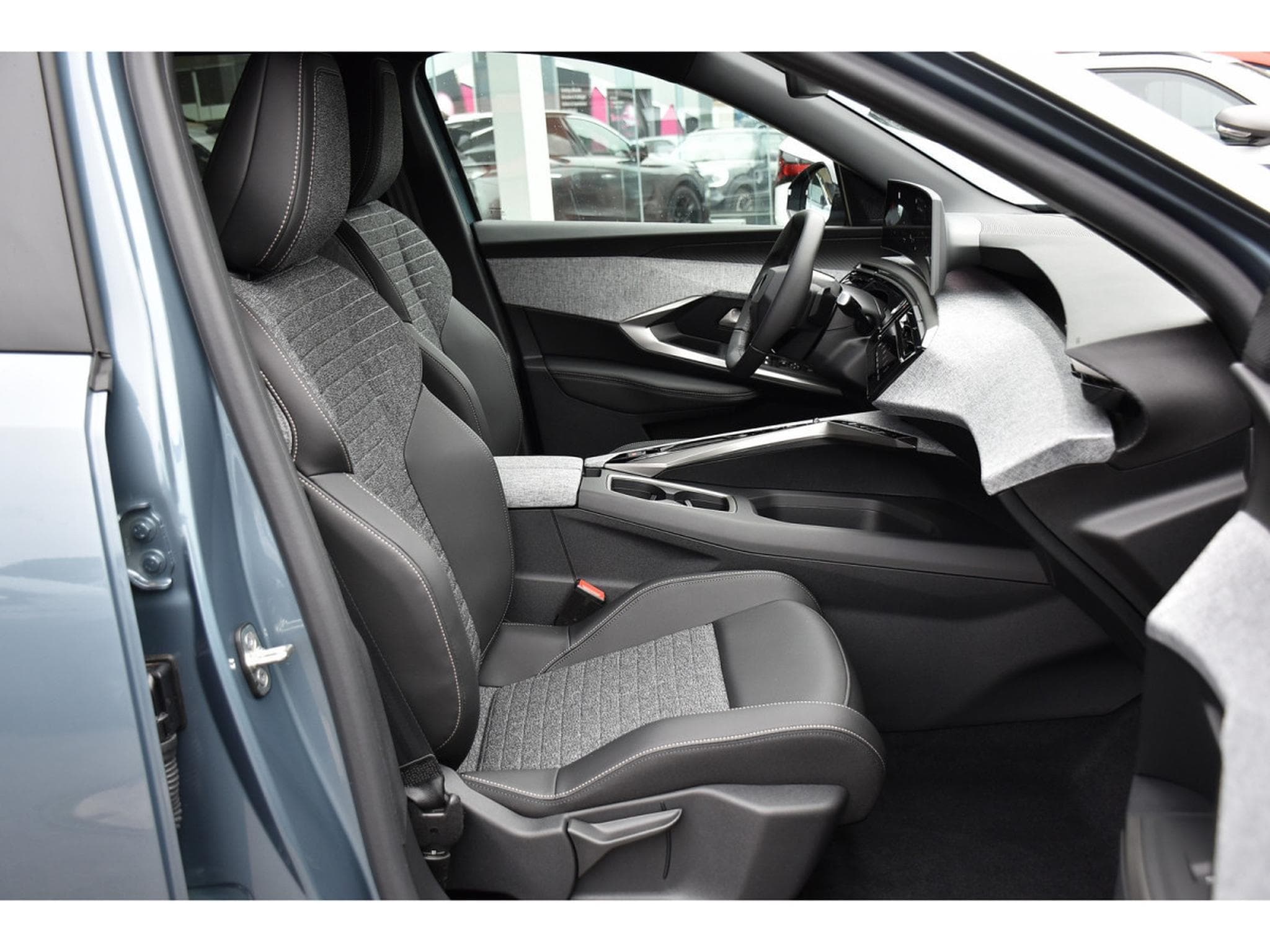 Peugeot 5008 Hybrid 145 Allure e-DCS6 REGUL GPS CAM NEUF (2025) - Photo 7