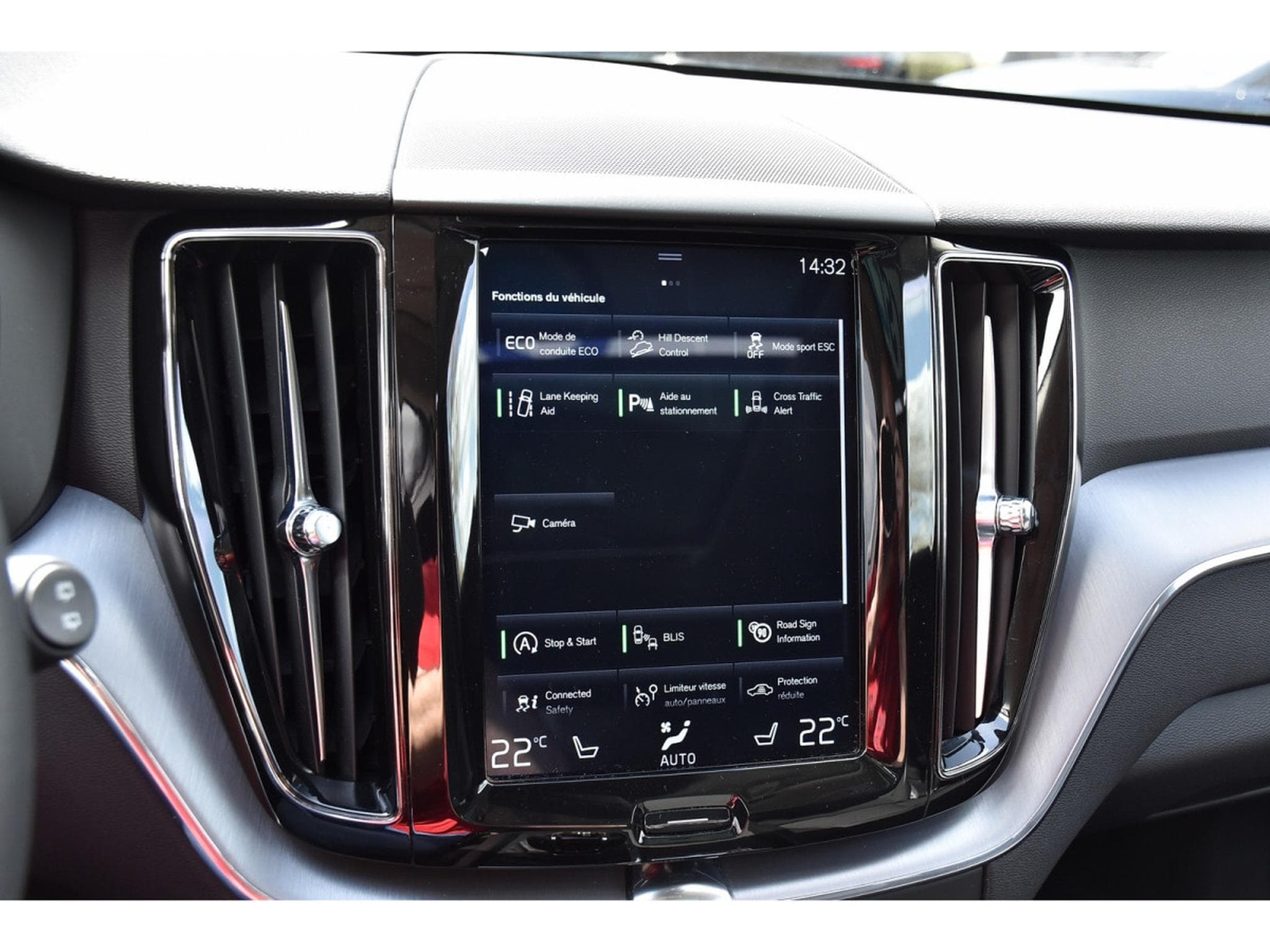 Volvo XC60 2.0 T5 Momentum Geartronic MEMO PANO BLIS CAM360 1° MAIN (2019) - Photo 14