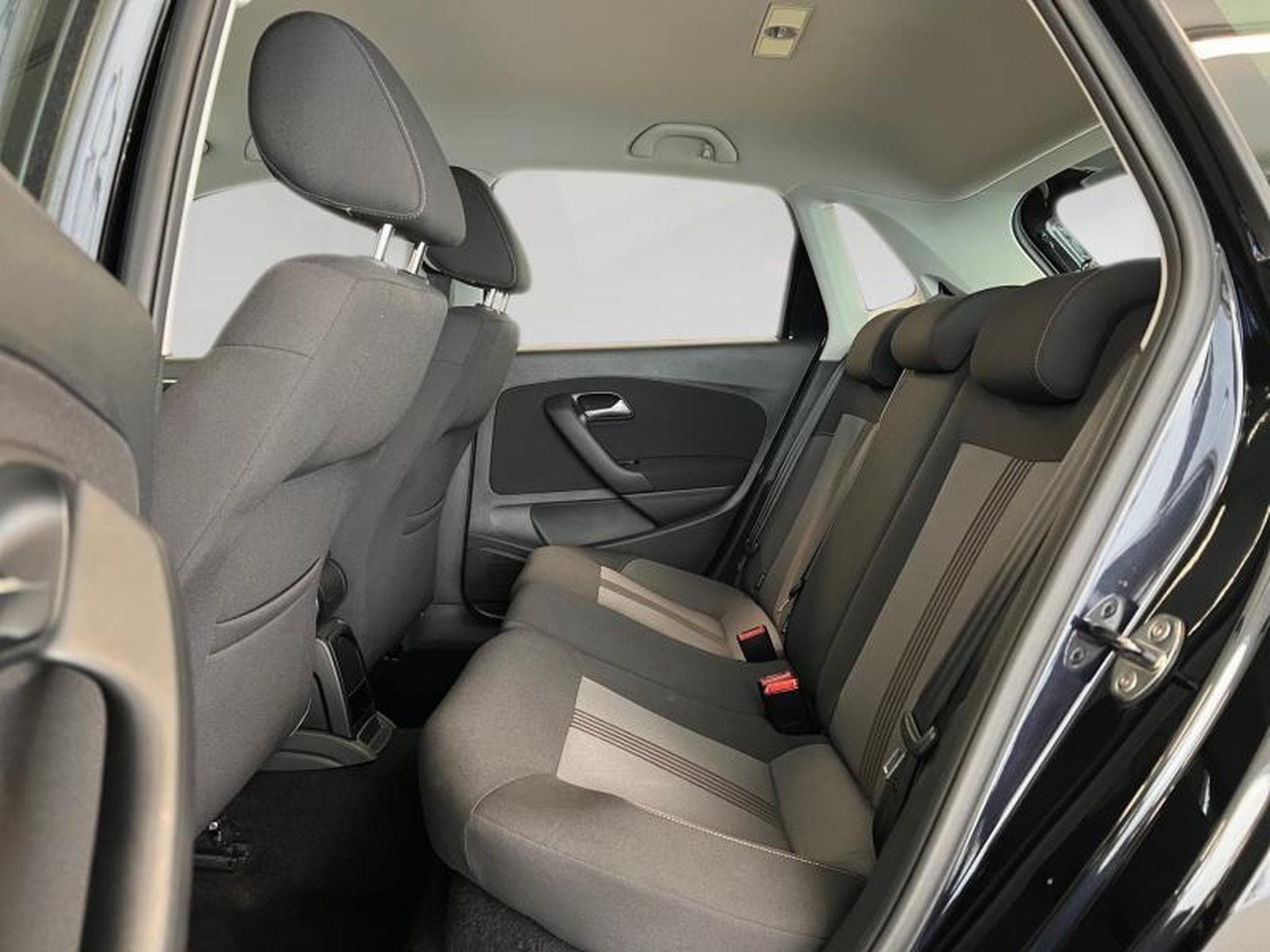VW Polo AllStar (2017) - Photo 13