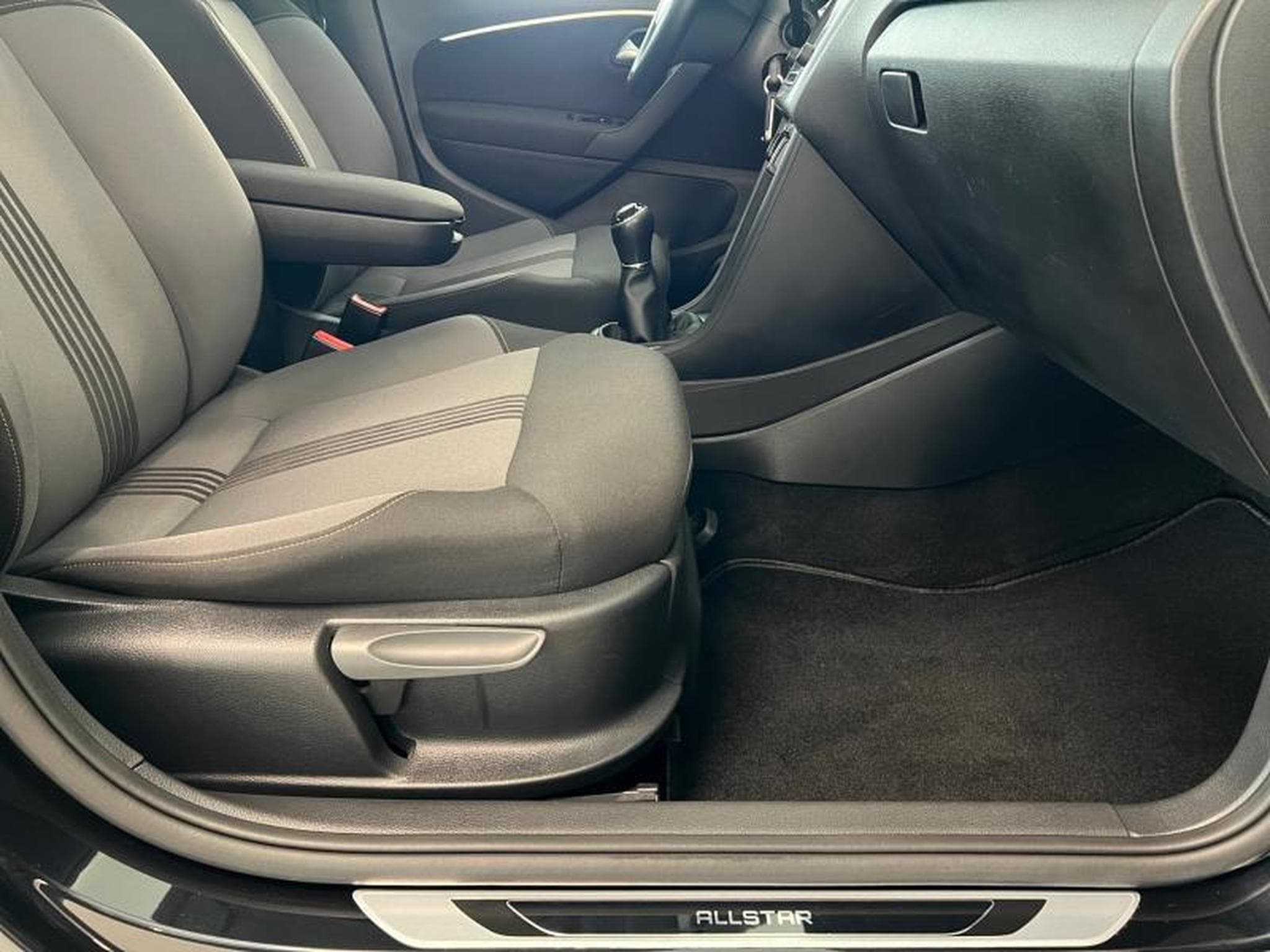 VW Polo AllStar (2017) - Photo 14