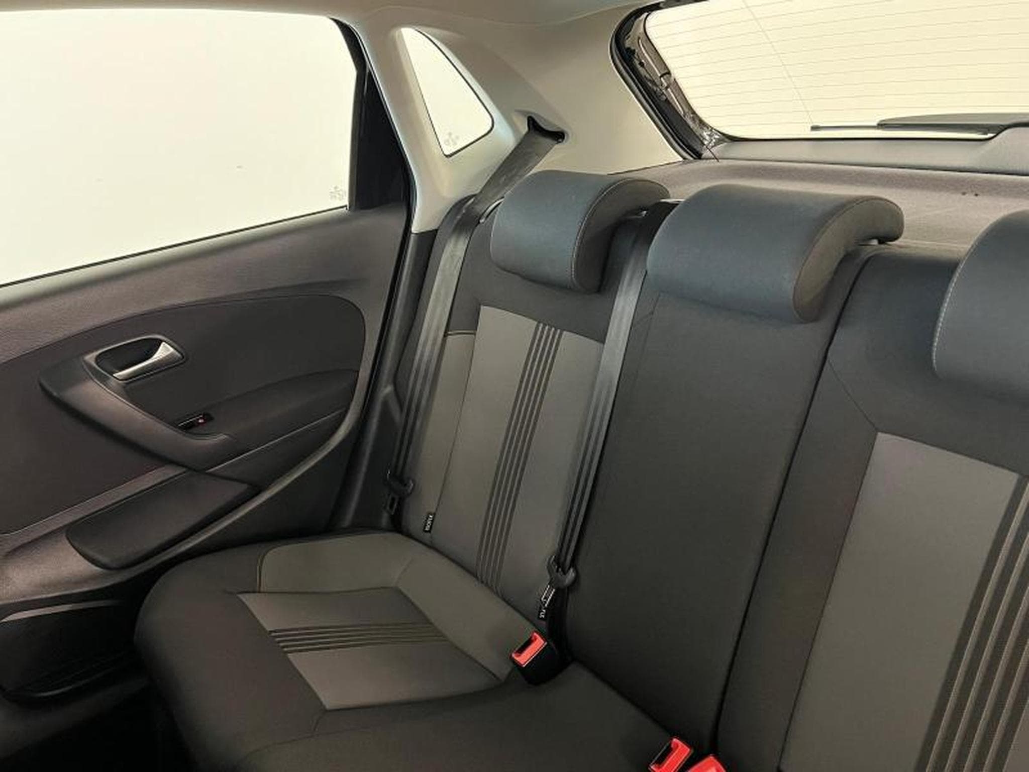 VW Polo AllStar (2017) - Photo 17