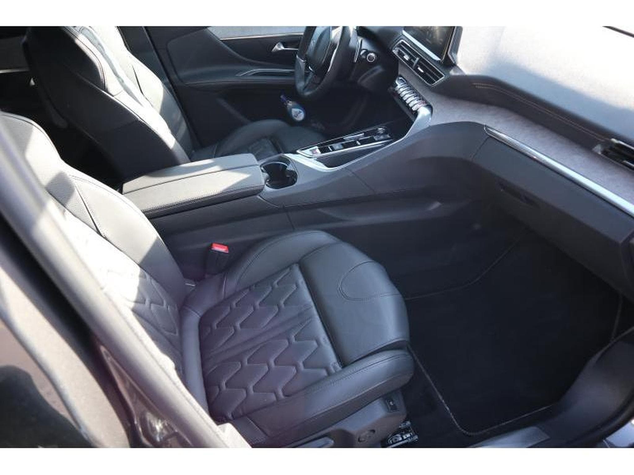 Peugeot 5008 GT EAT8 (2023) - Photo 12