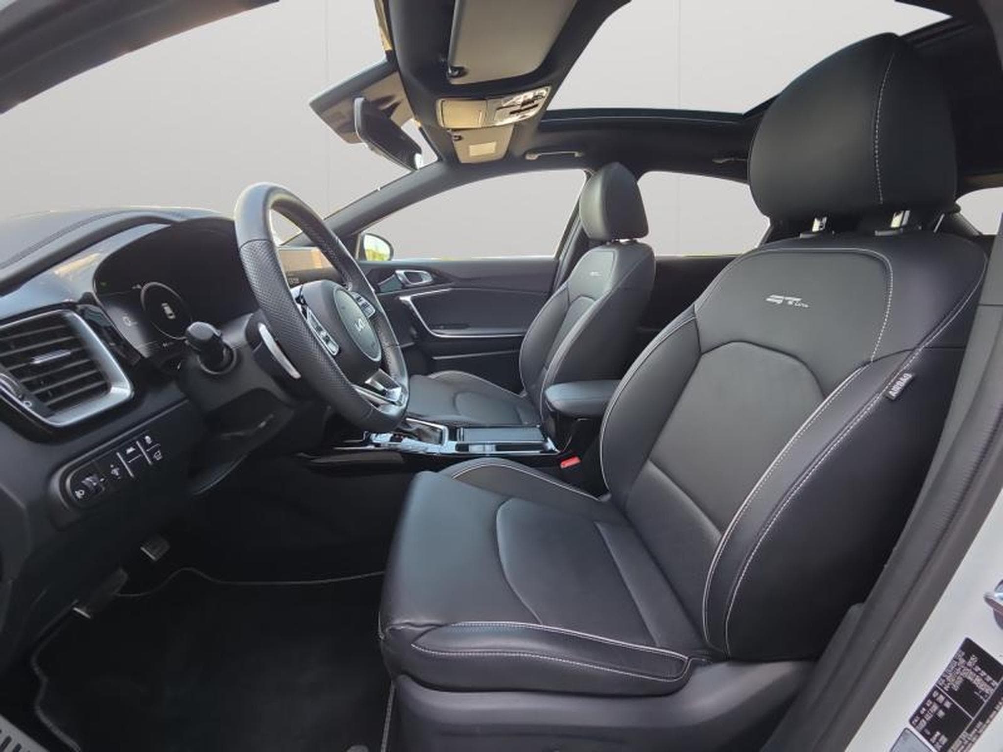 Kia XCeed GT-Line 1.5 T-GDI (2025) - Photo 12