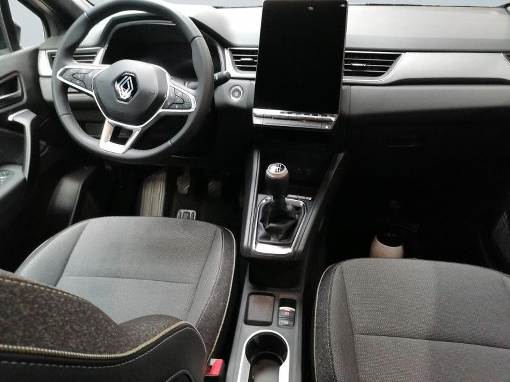 Renault Captur 1.6 Tce E-TECH Hybrid Techno EDC (2025) - Foto 8