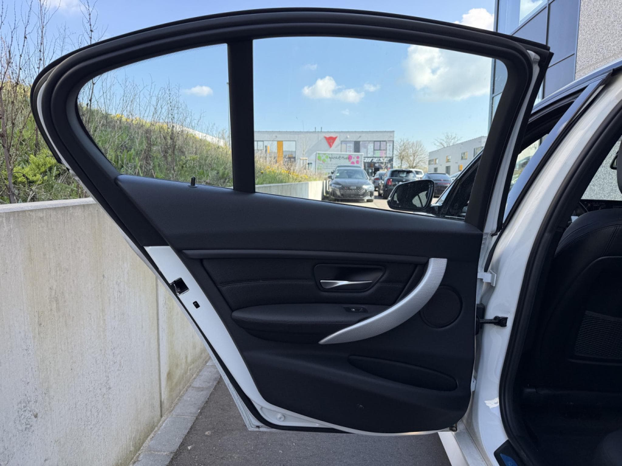 BMW 335 335 i/Active Hybrid /Sport-Paket M/Camera/Bi Xénon/Cuir/ (2015) - Foto 18