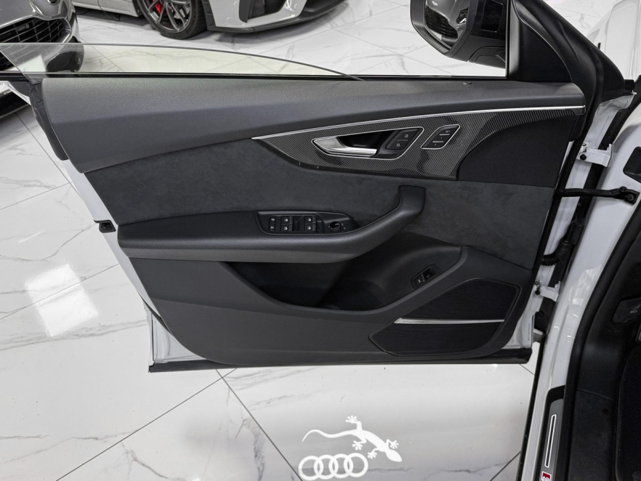 Audi SQ8 4.0 TFSI / ABT / MATRIX / B&O / PANO / HEAD-UP / 360° (2021) - Foto 13