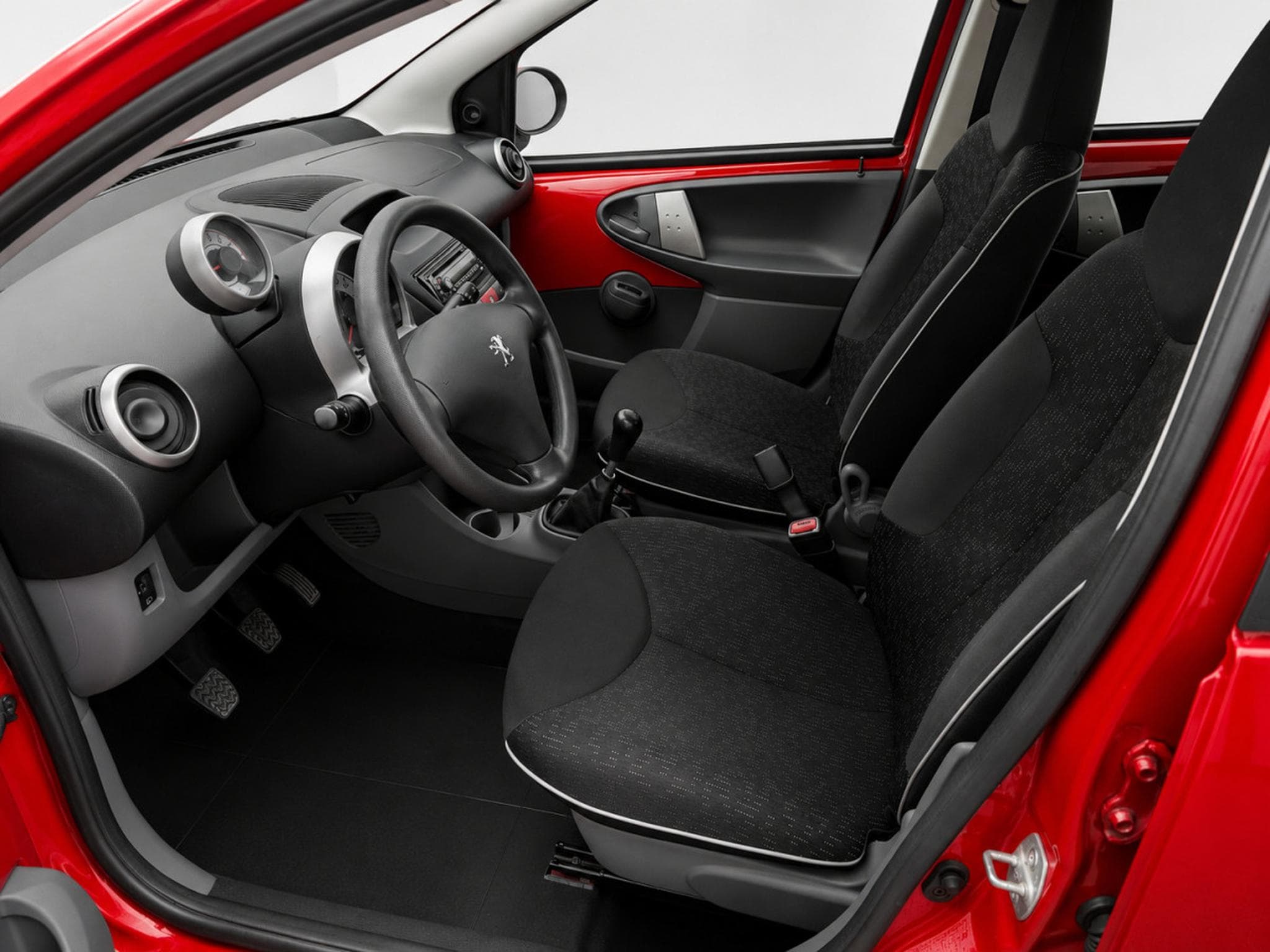 Peugeot 107 1.0i Active (2012) - Foto 4