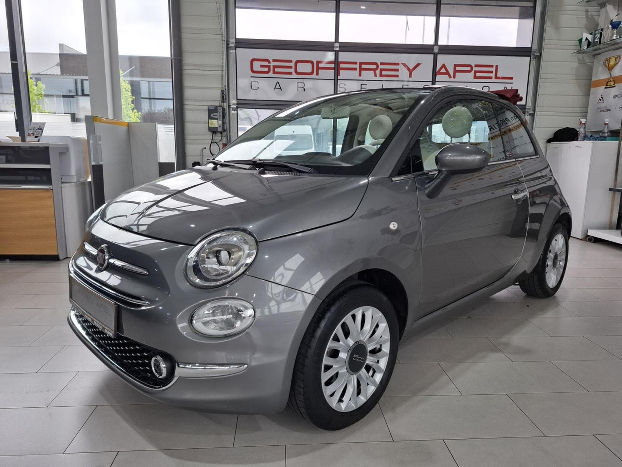 Fiat 500 CABRIO, 1 HAND, 17000KM, NAVI, ALU 15'',REGUL , PDC, DIGITAL (2018) - Foto 1