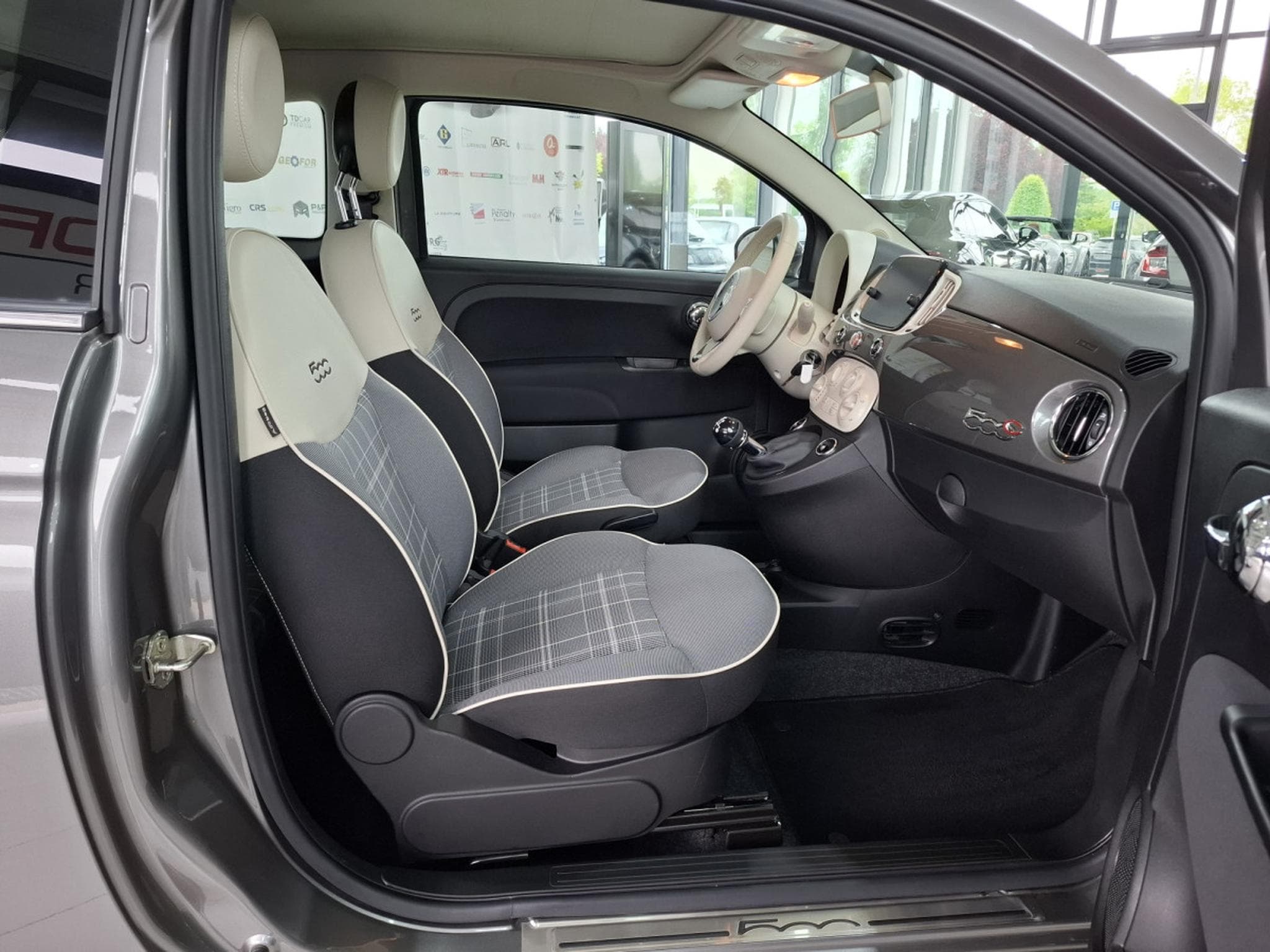 Fiat 500 CABRIO, 1 HAND, 17000KM, NAVI, ALU 15'',REGUL , PDC, DIGITAL (2018) - Foto 5