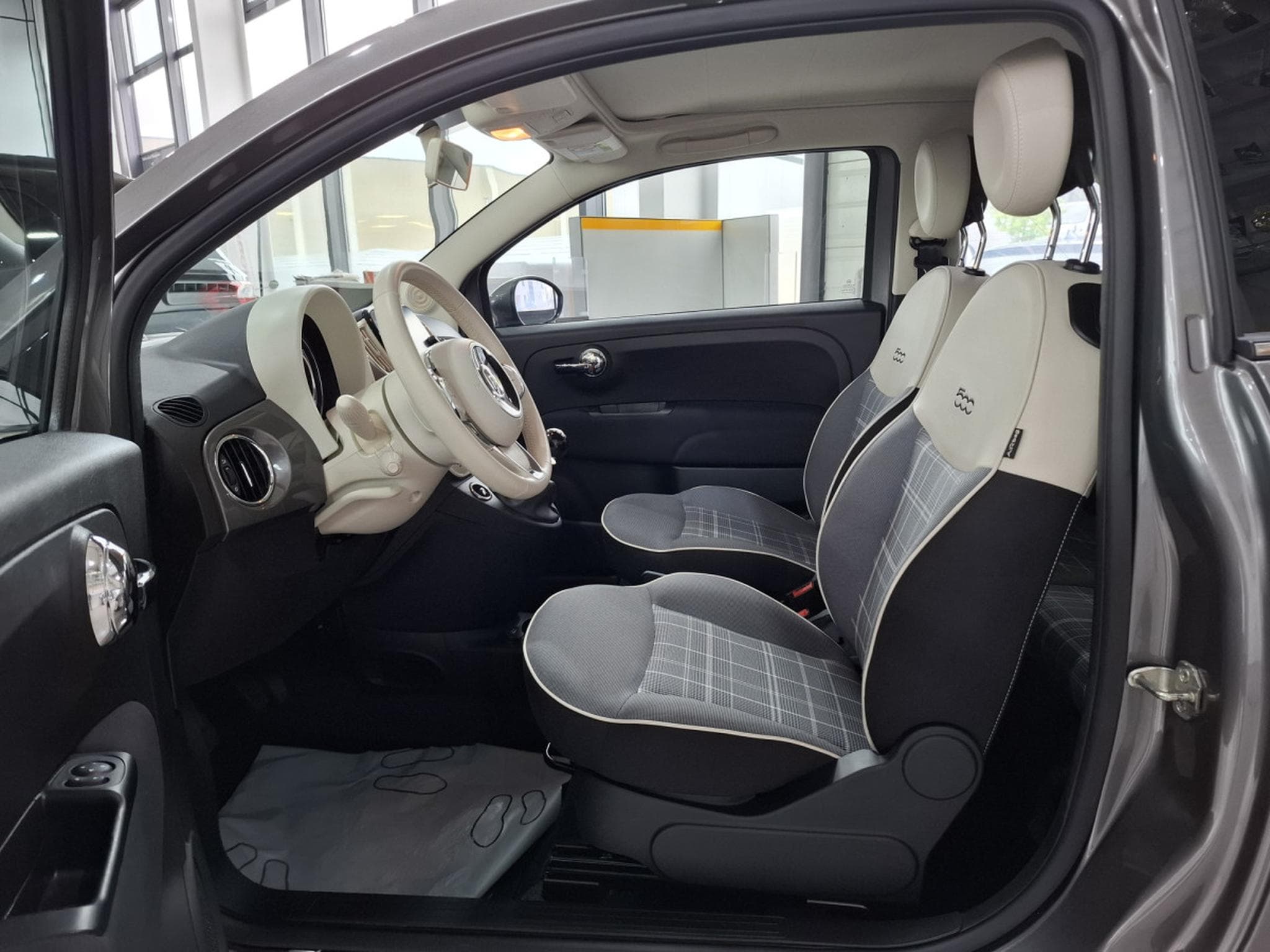 Fiat 500 CABRIO, 1 HAND, 17000KM, NAVI, ALU 15'',REGUL , PDC, DIGITAL (2018) - Foto 7