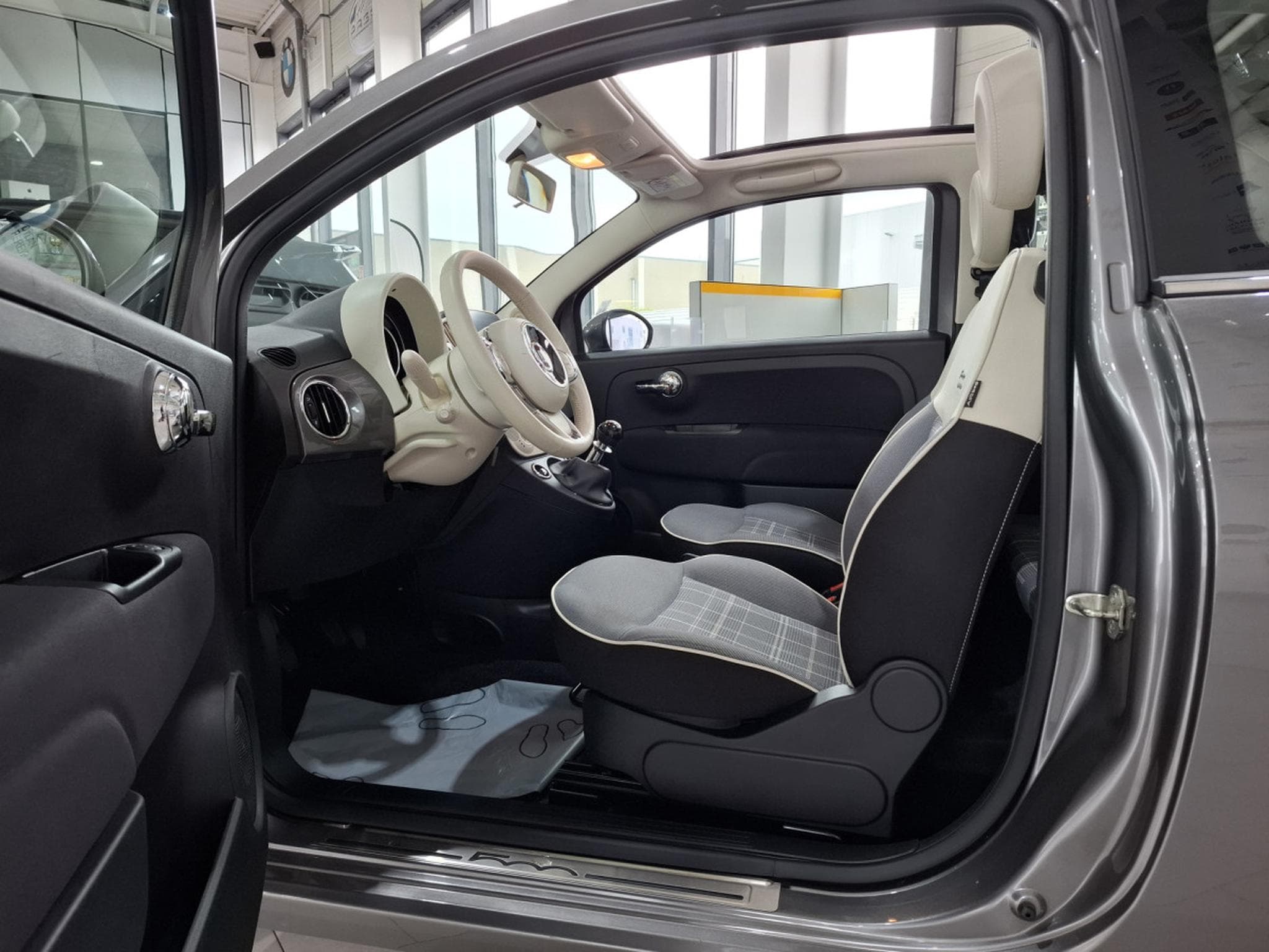 Fiat 500 CABRIO, 1 HAND, 17000KM, NAVI, ALU 15'',REGUL , PDC, DIGITAL (2018) - Foto 8