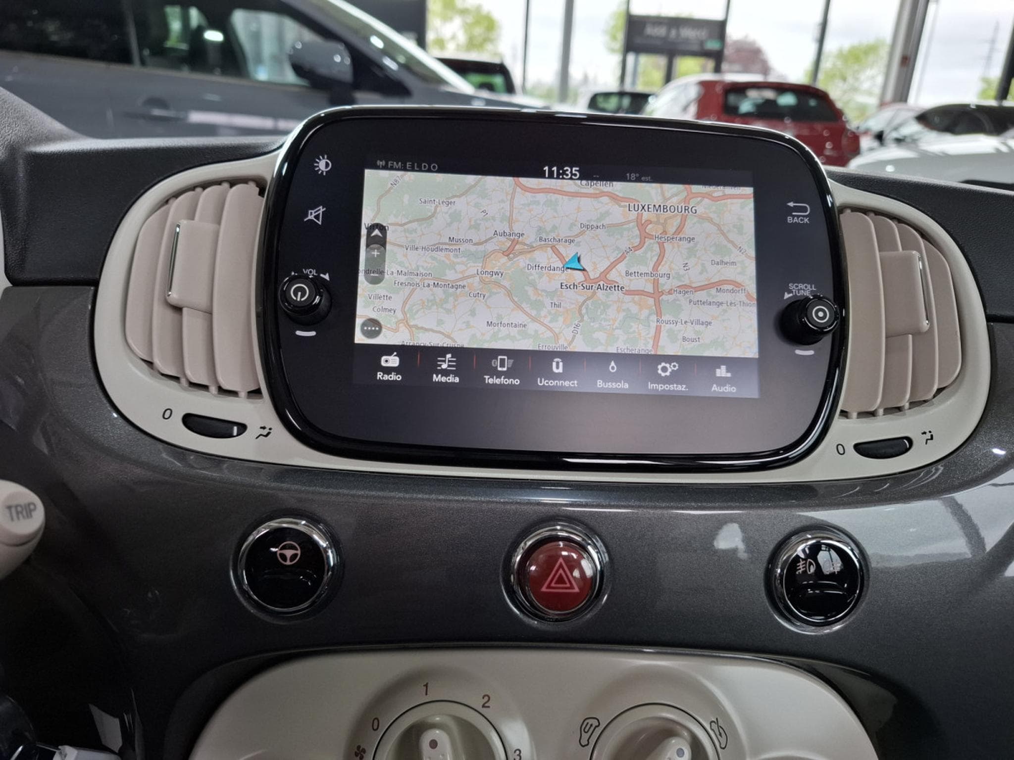 Fiat 500 CABRIO, 1 HAND, 17000KM, NAVI, ALU 15'',REGUL , PDC, DIGITAL (2018) - Foto 9