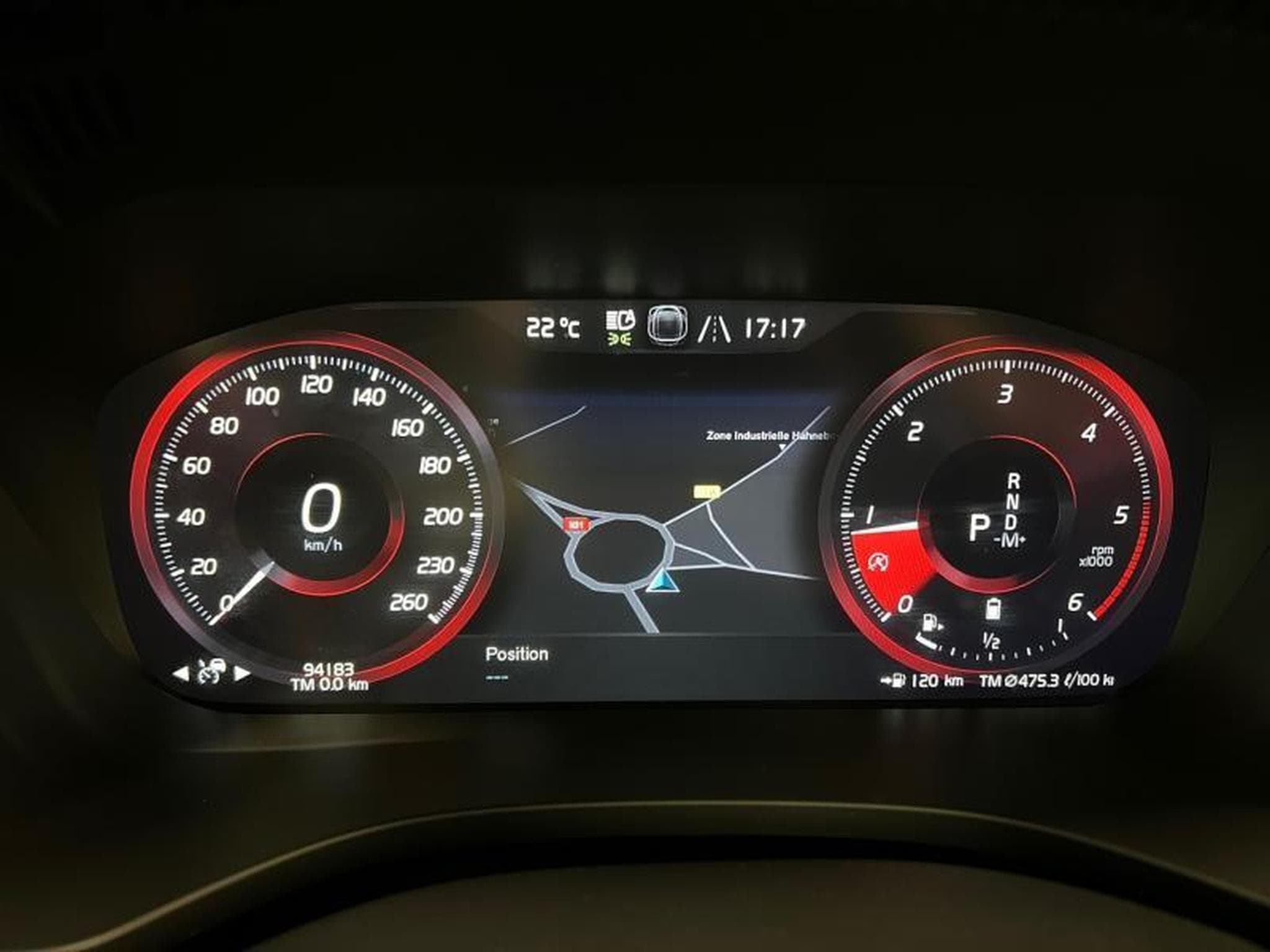 Volvo XC60 R-Design (2021) - Photo 12