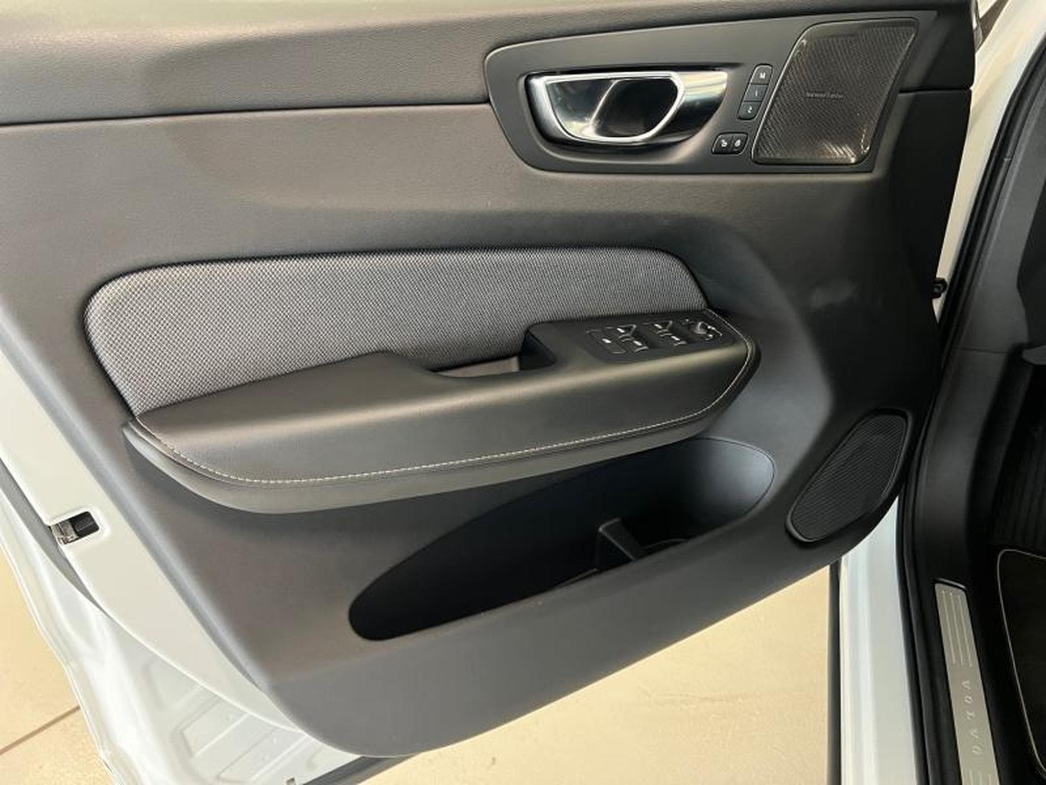 Volvo XC60 R-Design (2021) - Photo 19