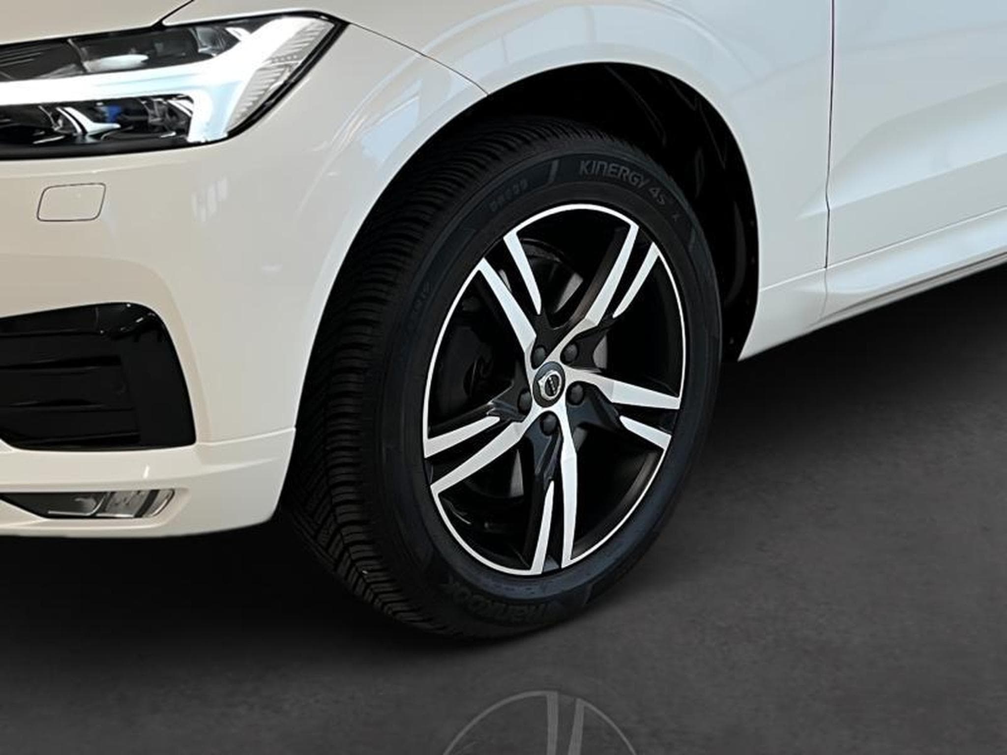 Volvo XC60 R-Design (2021) - Photo 6